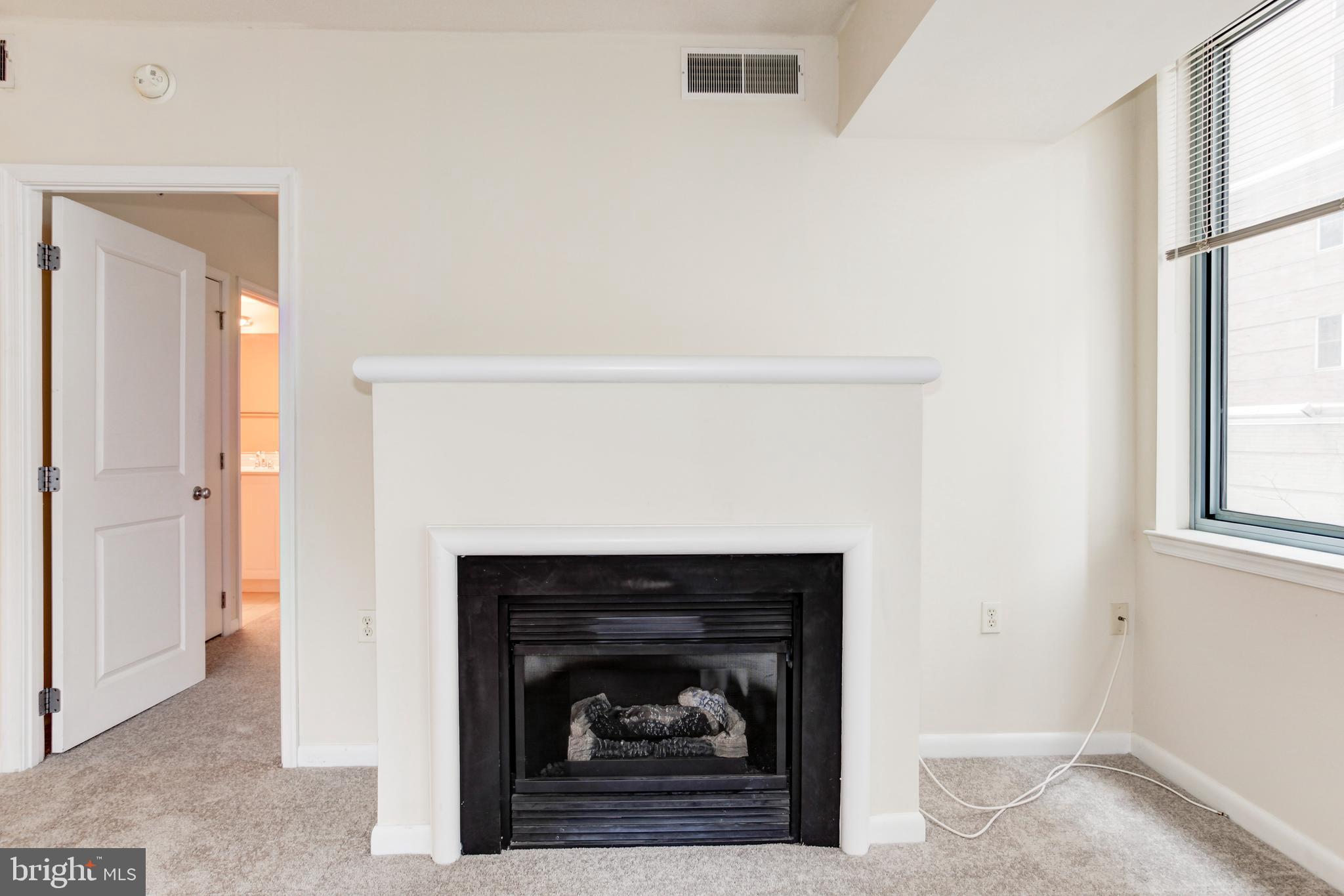 CONTINENTAL - Residential Lease