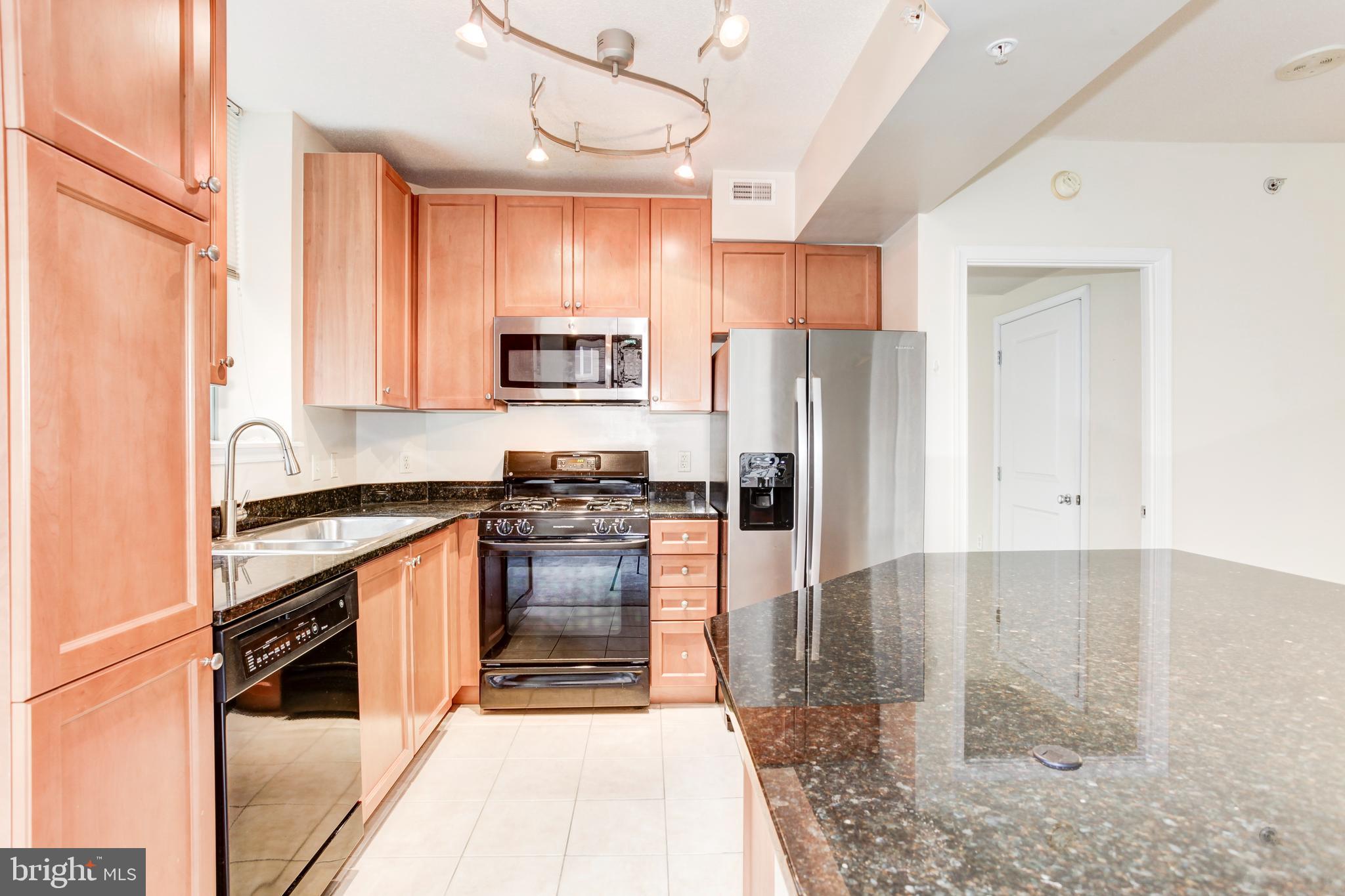 CONTINENTAL - Residential Lease