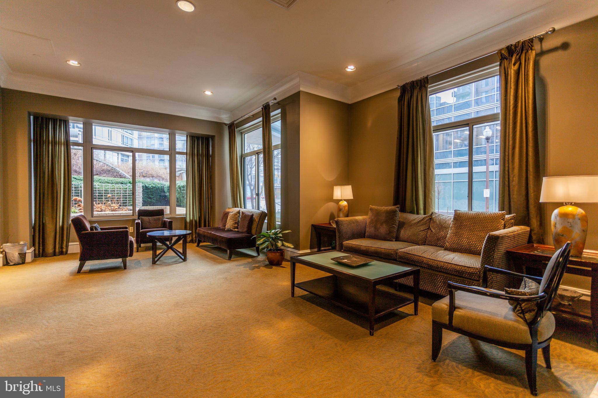 CONTINENTAL - Residential Lease