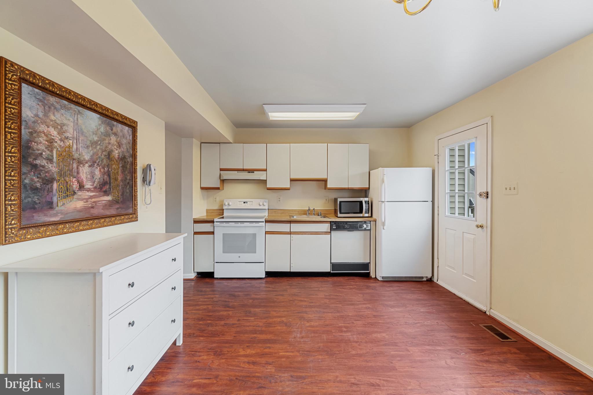 PINEDALE WOODS - Residential