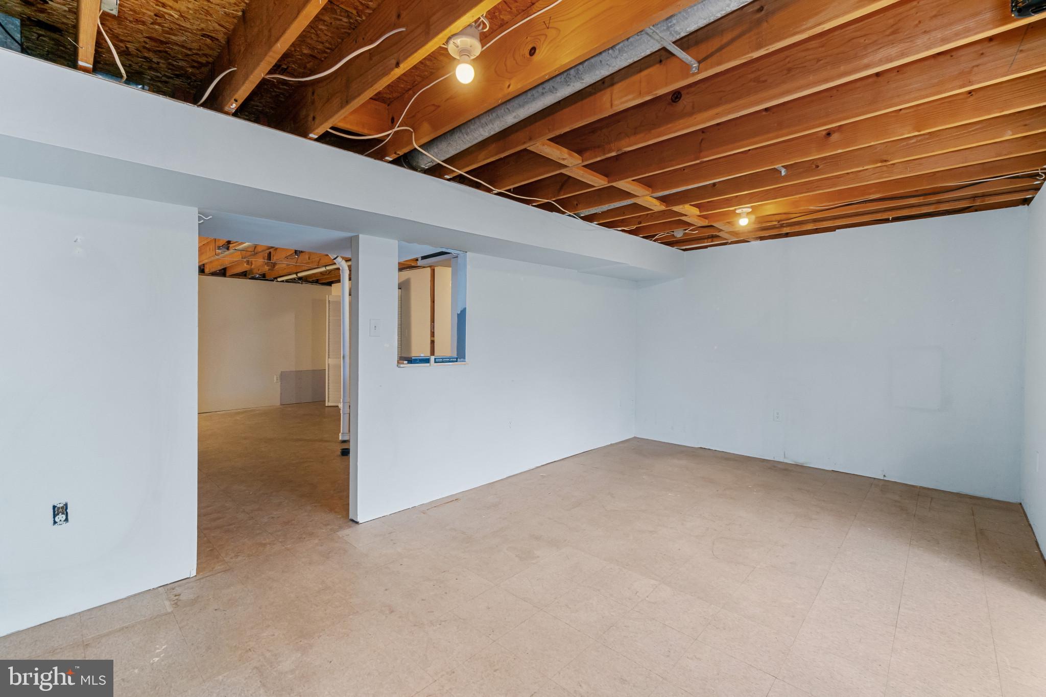 PINEDALE WOODS - Residential