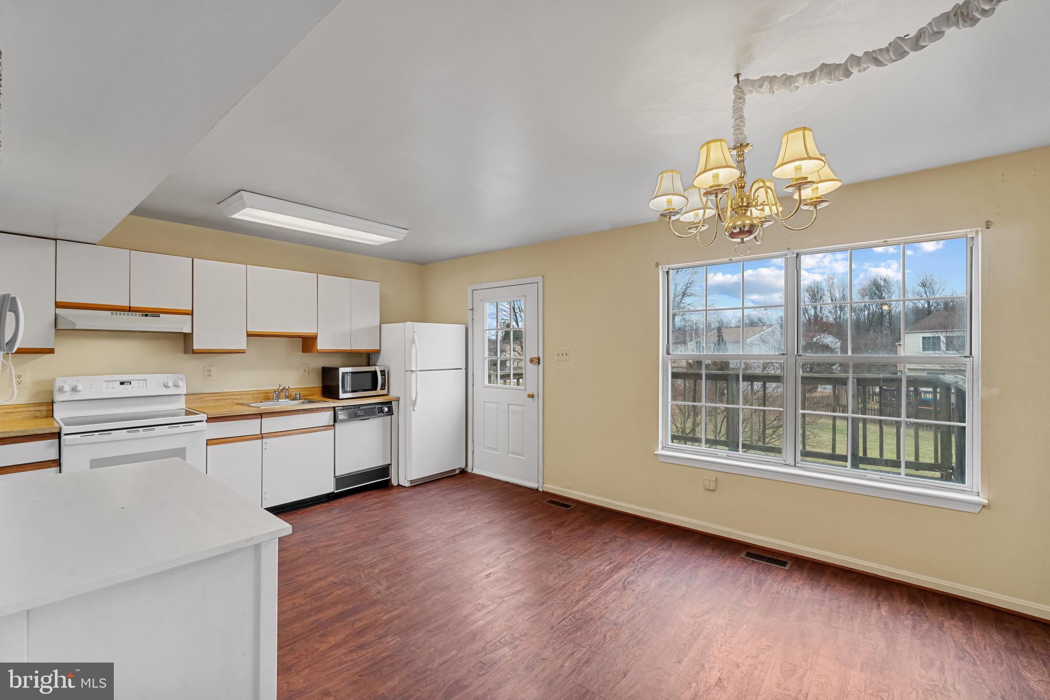 PINEDALE WOODS - Residential