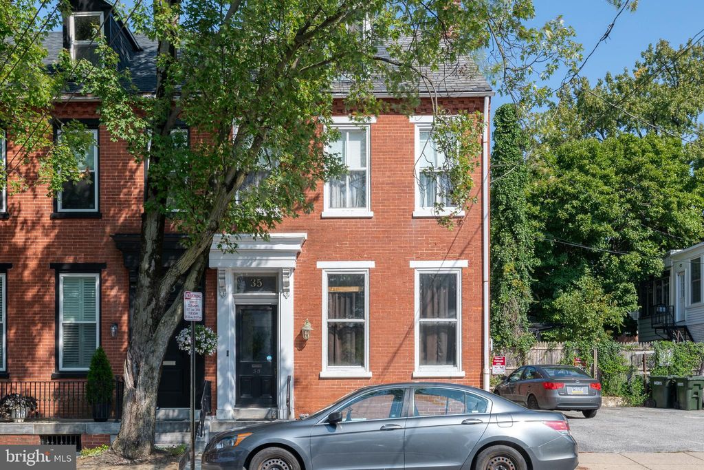 Photo of 35 E Lemon Street, LANCASTER, PA 17602 (MLS # PALA2056686)