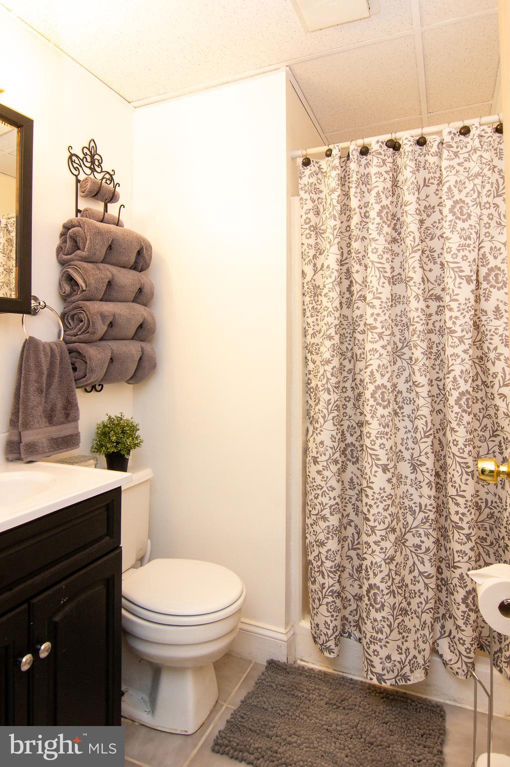 SCHOOL GARDENS - Residential