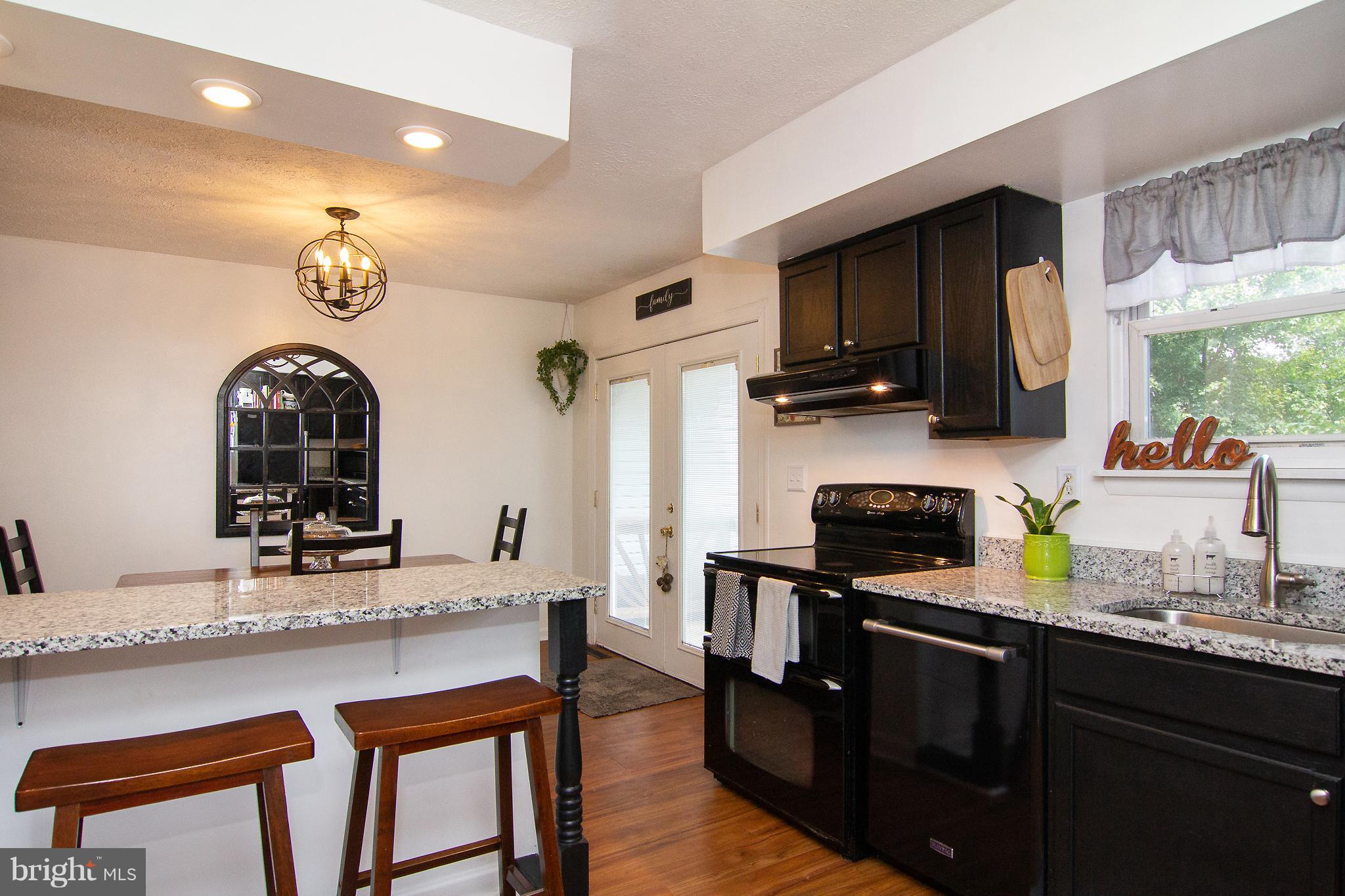 SCHOOL GARDENS - Residential