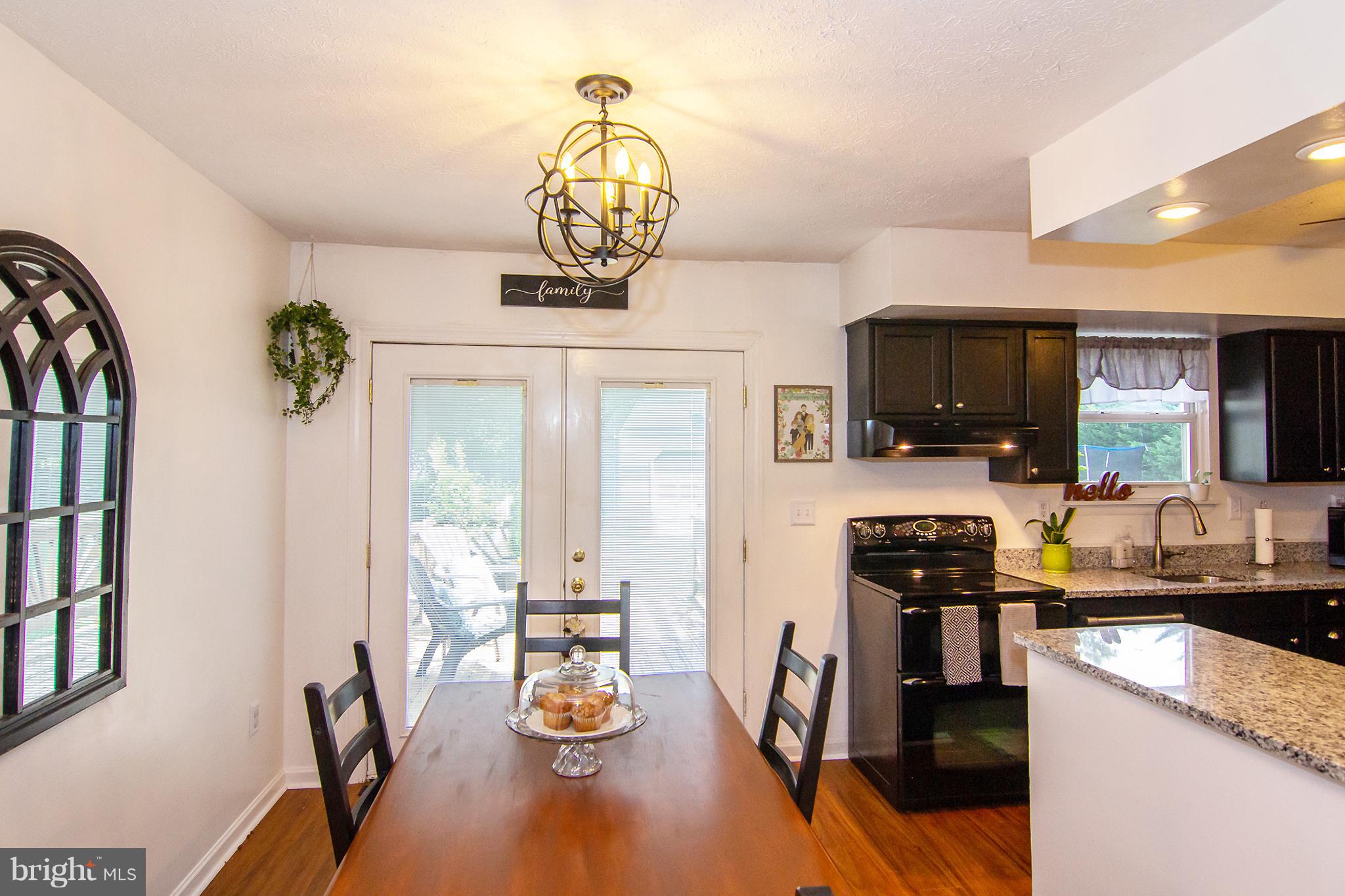 SCHOOL GARDENS - Residential