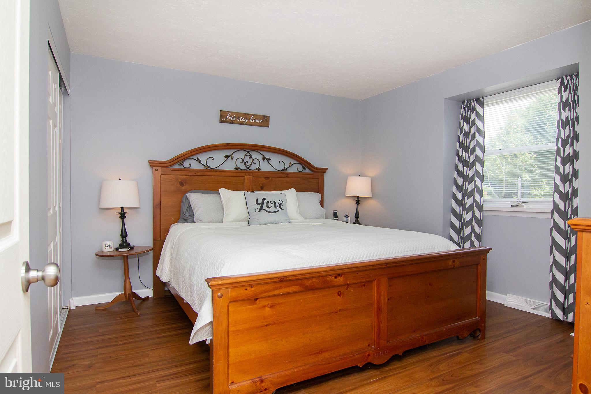 SCHOOL GARDENS - Residential