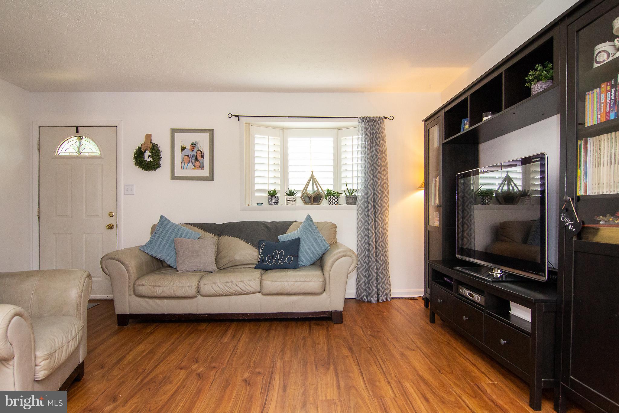 SCHOOL GARDENS - Residential