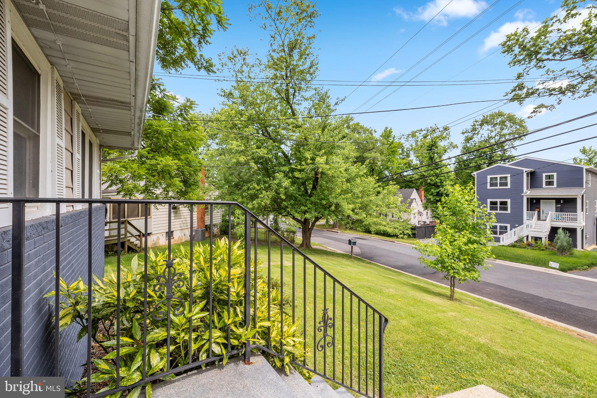 5903 BERWYN