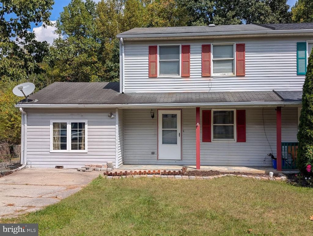 Photo of 1158 Creekside Drive, ALTOONA, PA 16601 (MLS # PABR2015794)