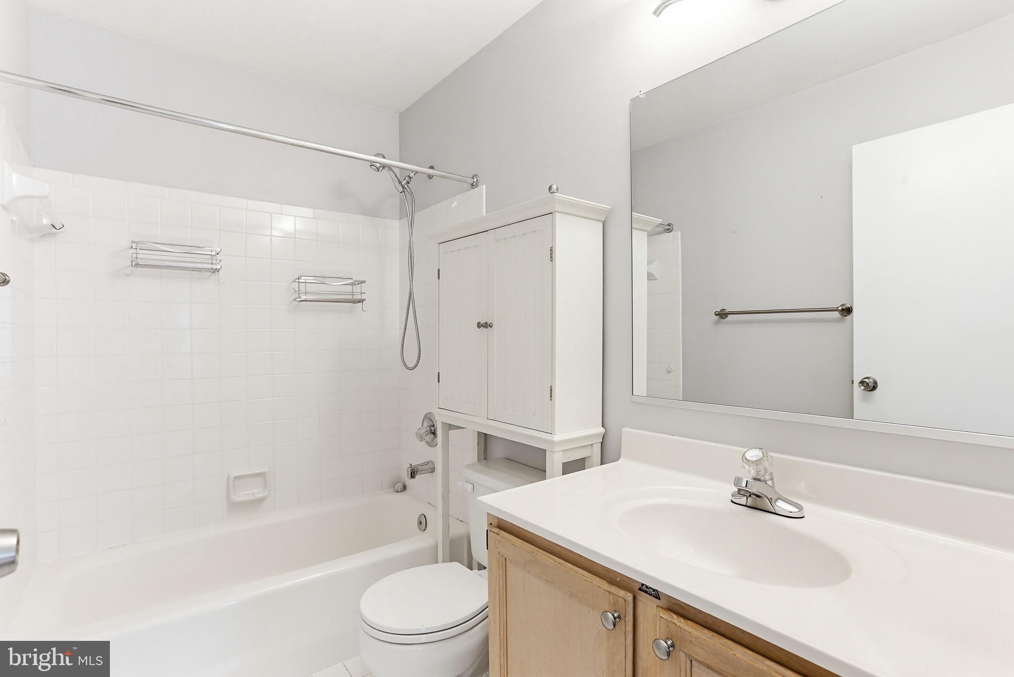 LONG REACH - Residential
