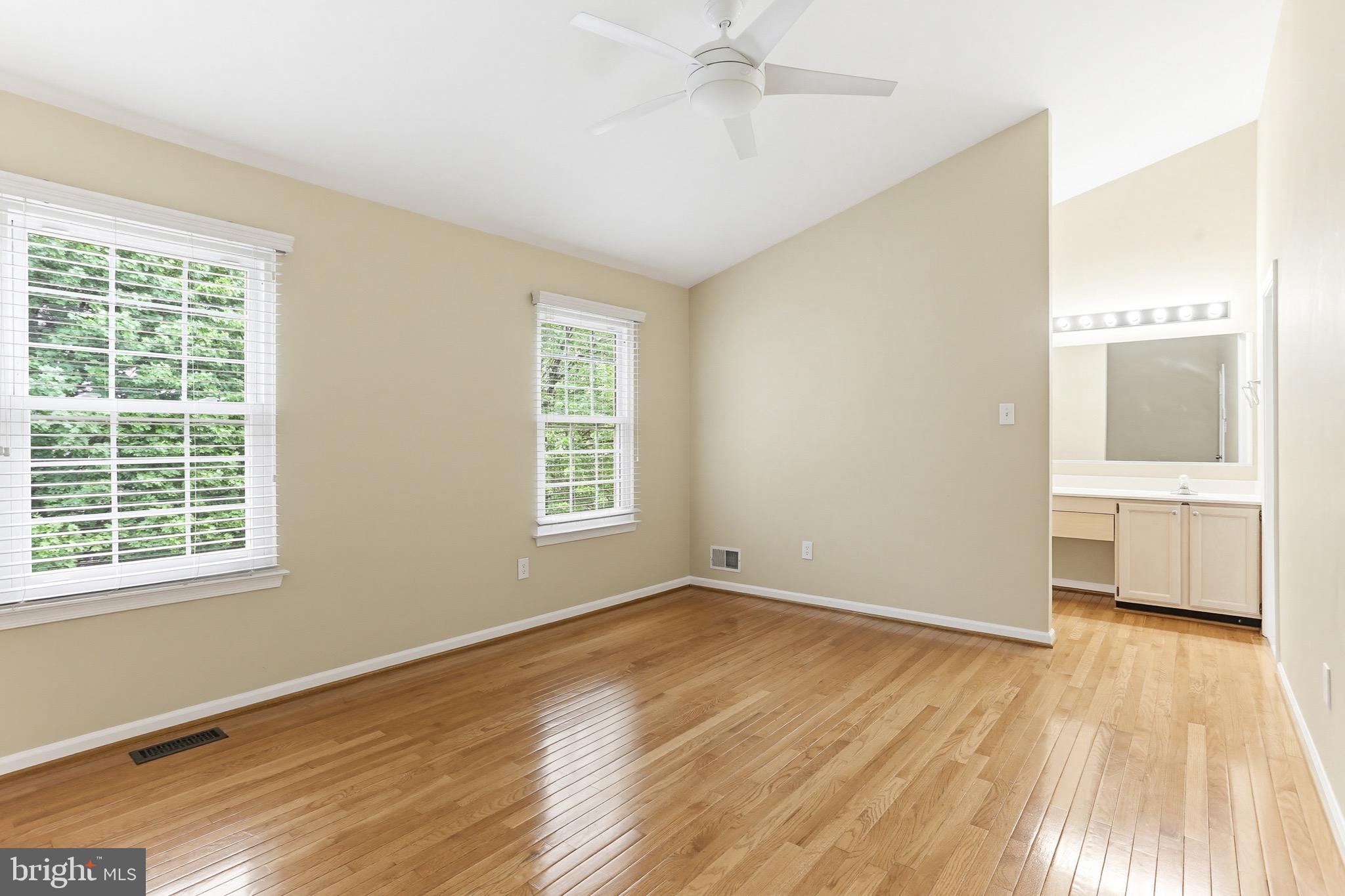LONG REACH - Residential