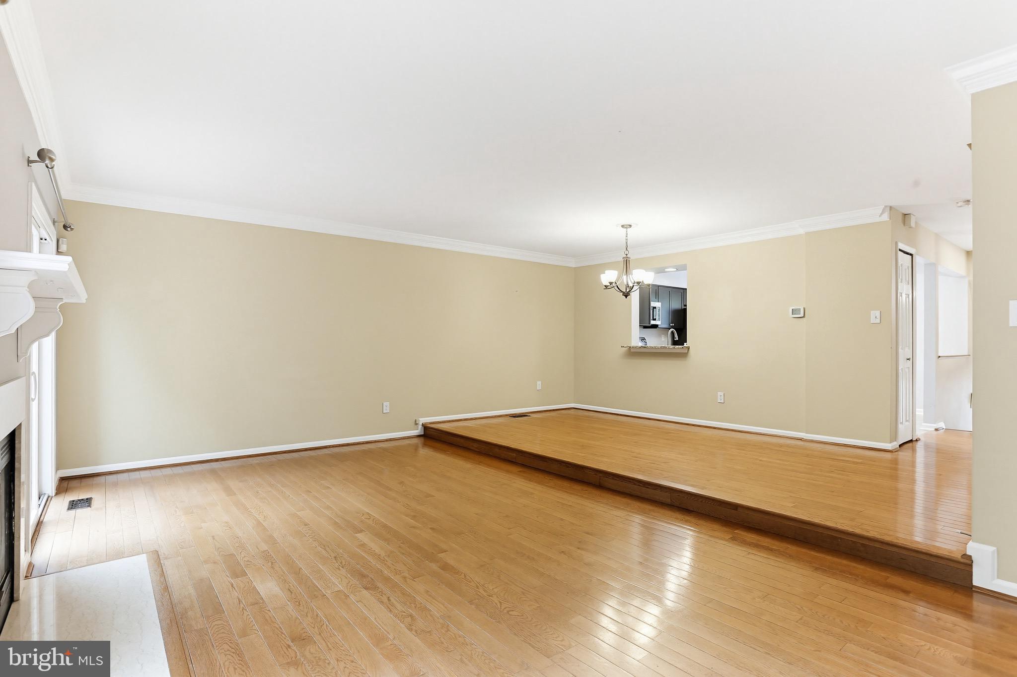 LONG REACH - Residential