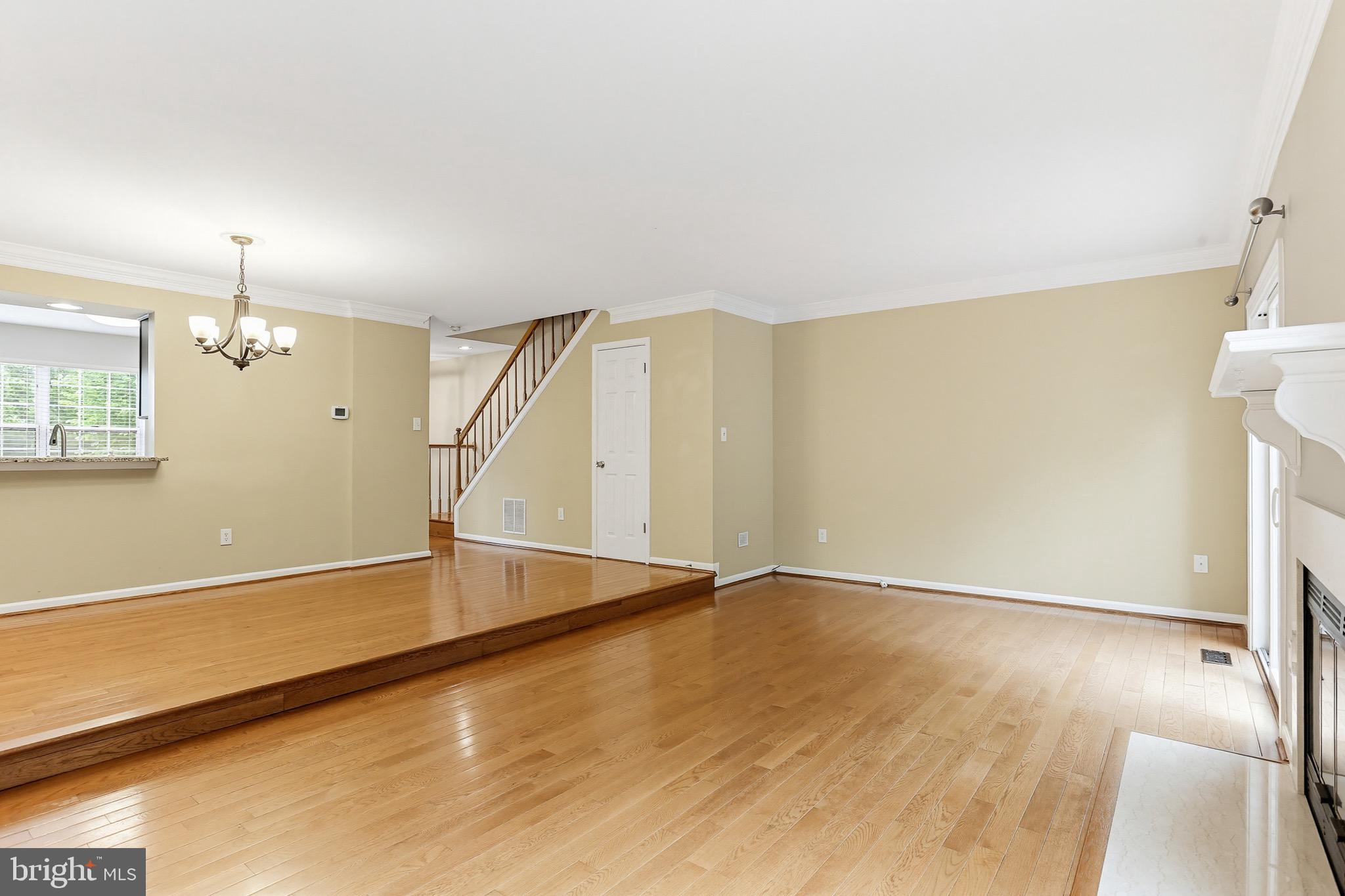 LONG REACH - Residential