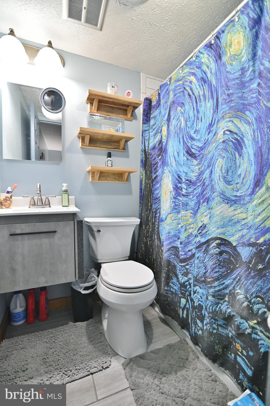 THE HILL CONDOS - Residential