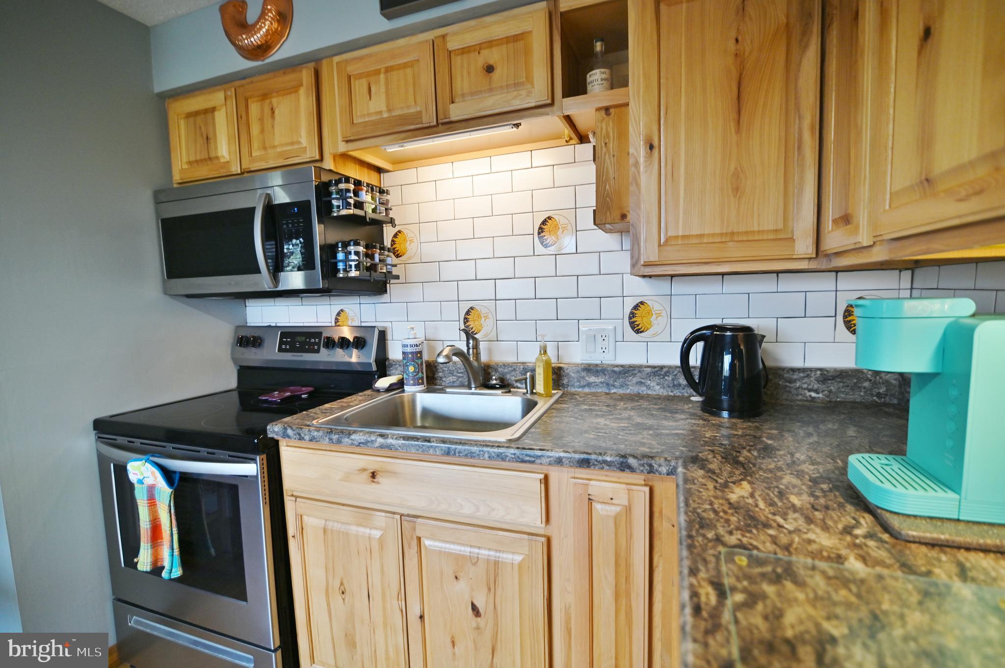 THE HILL CONDOS - Residential