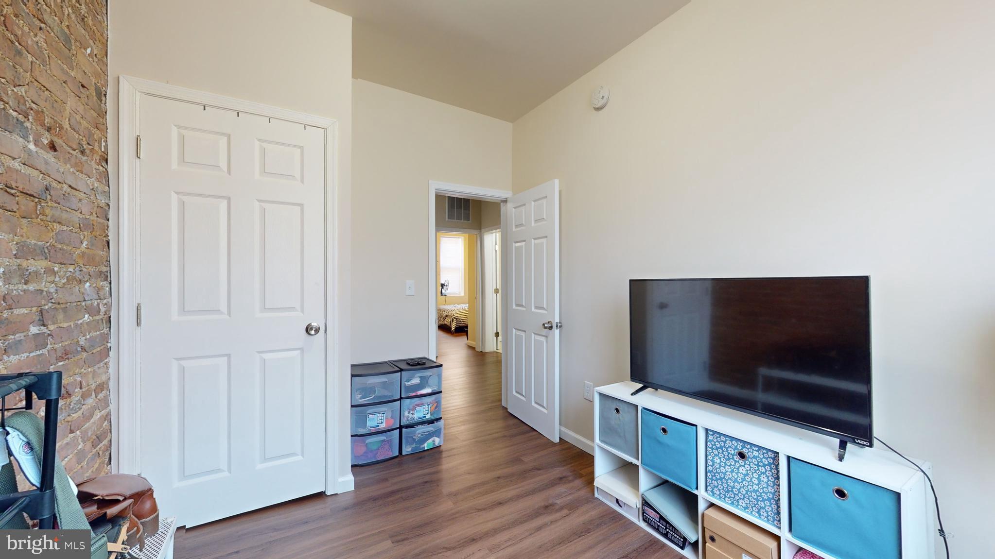 EDMONDSON VILLAGE - Residential Lease