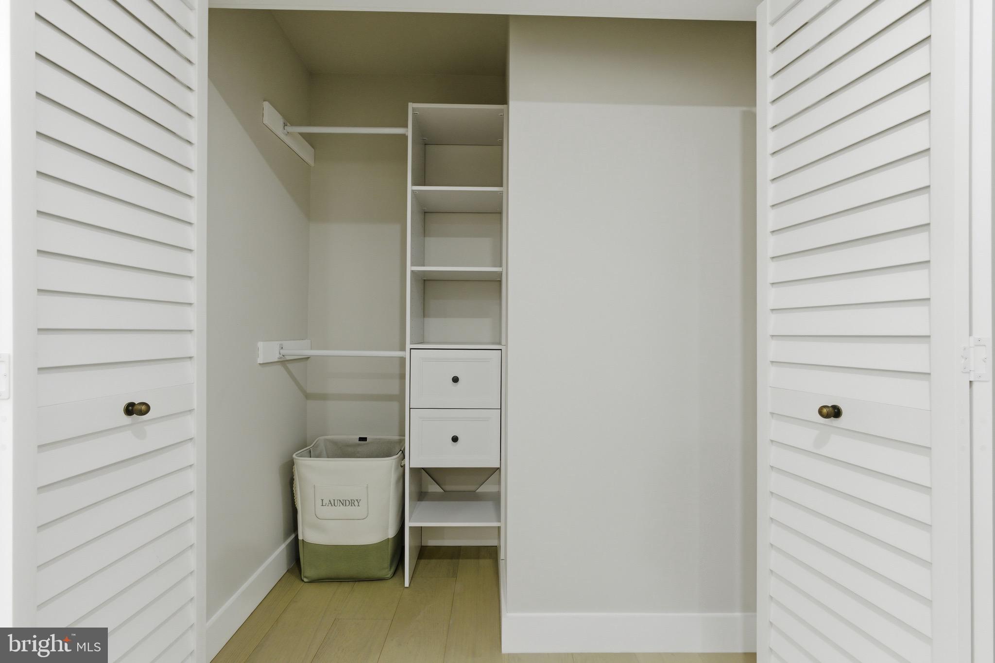 SHADY SIDE - Residential