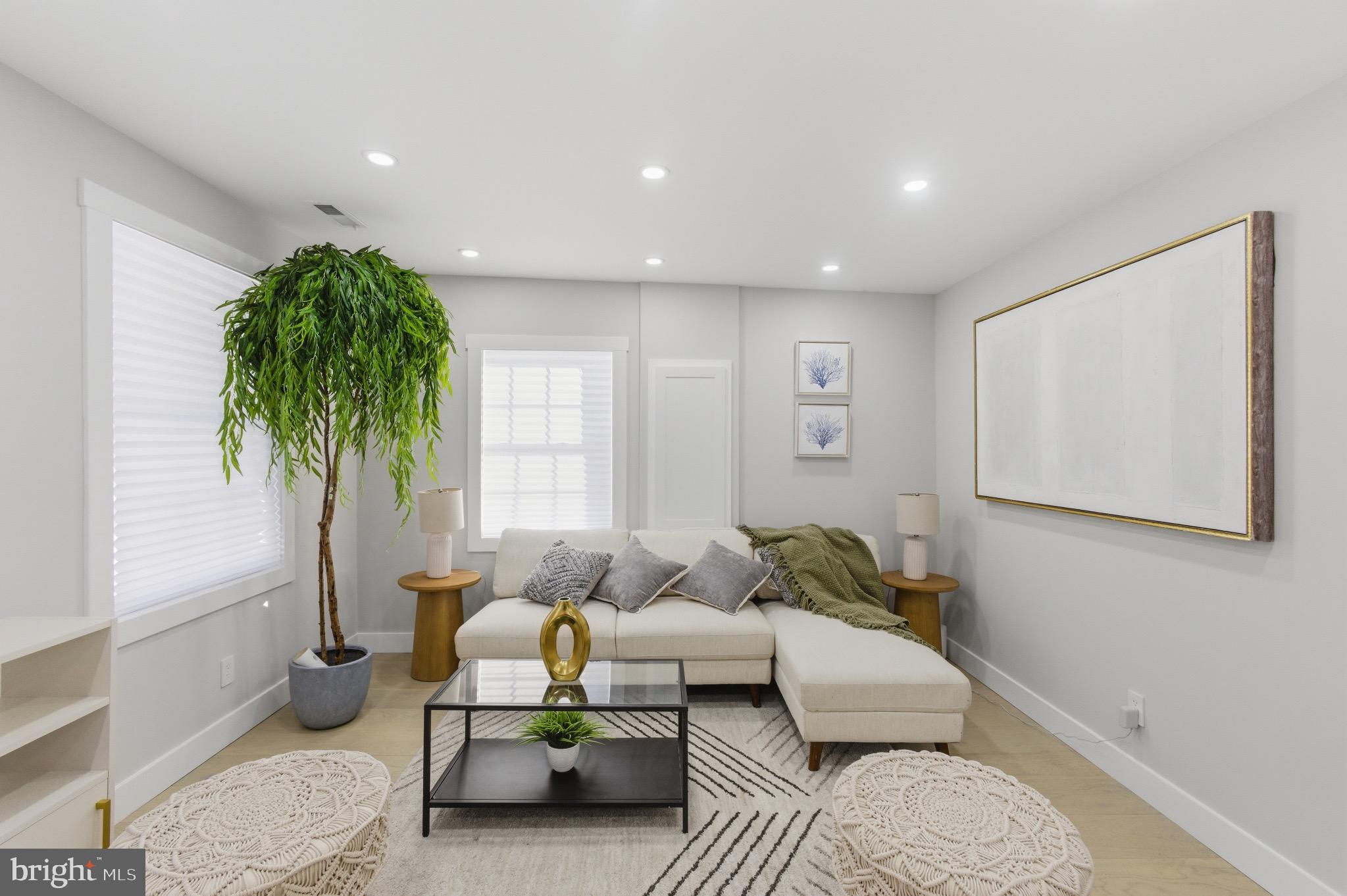 SHADY SIDE - Residential