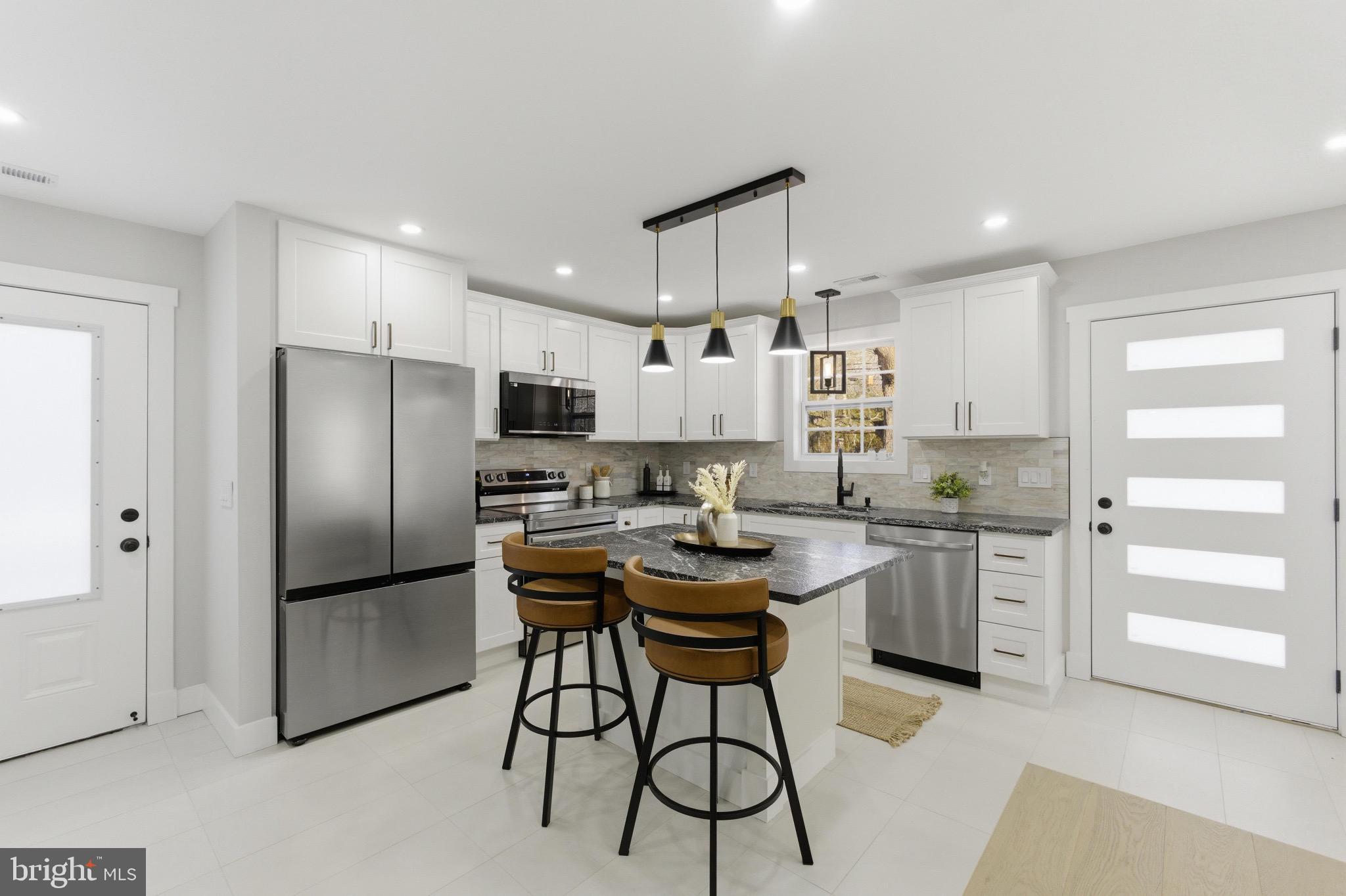 SHADY SIDE - Residential