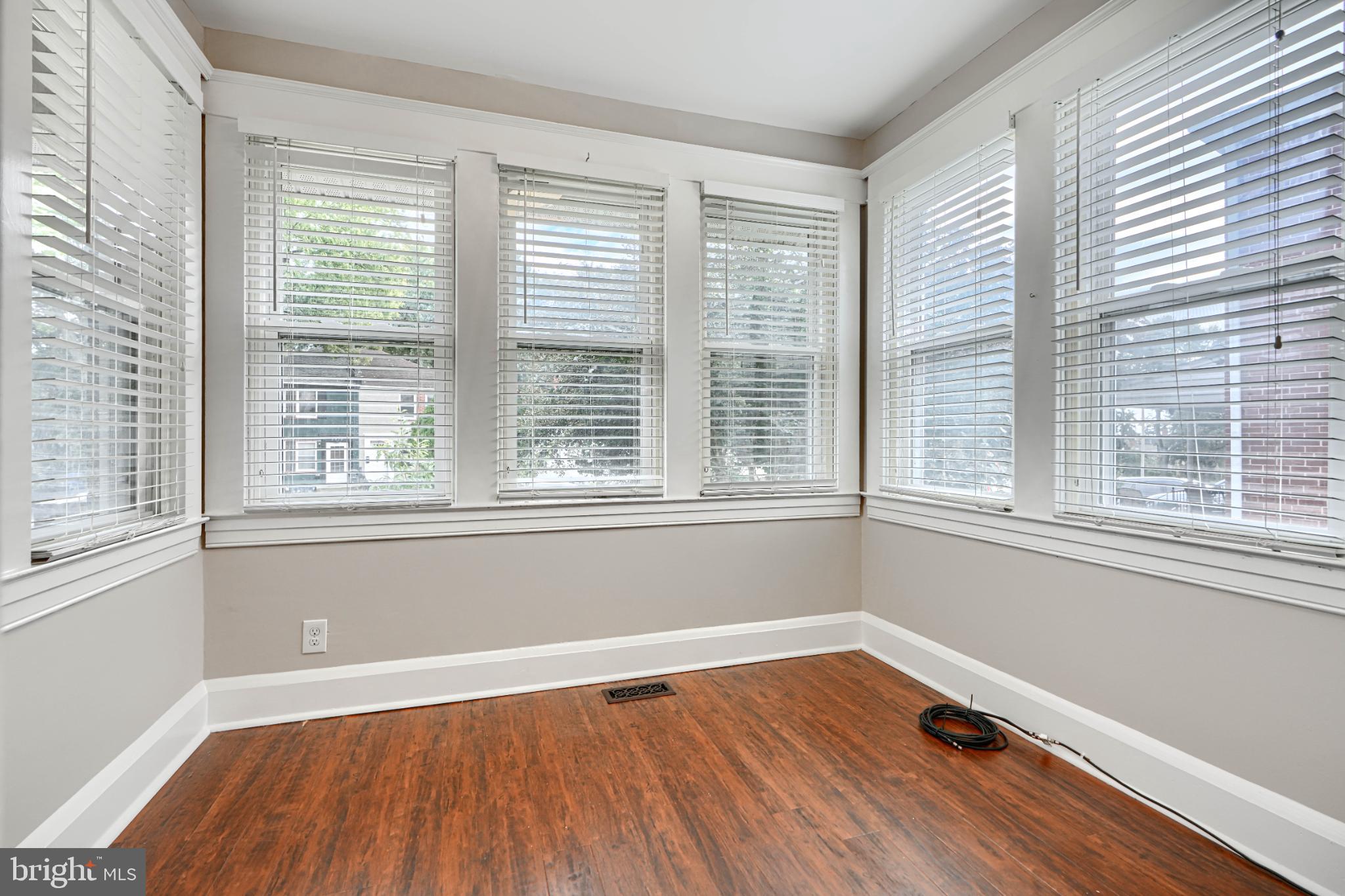 GARDENVILLE - Residential