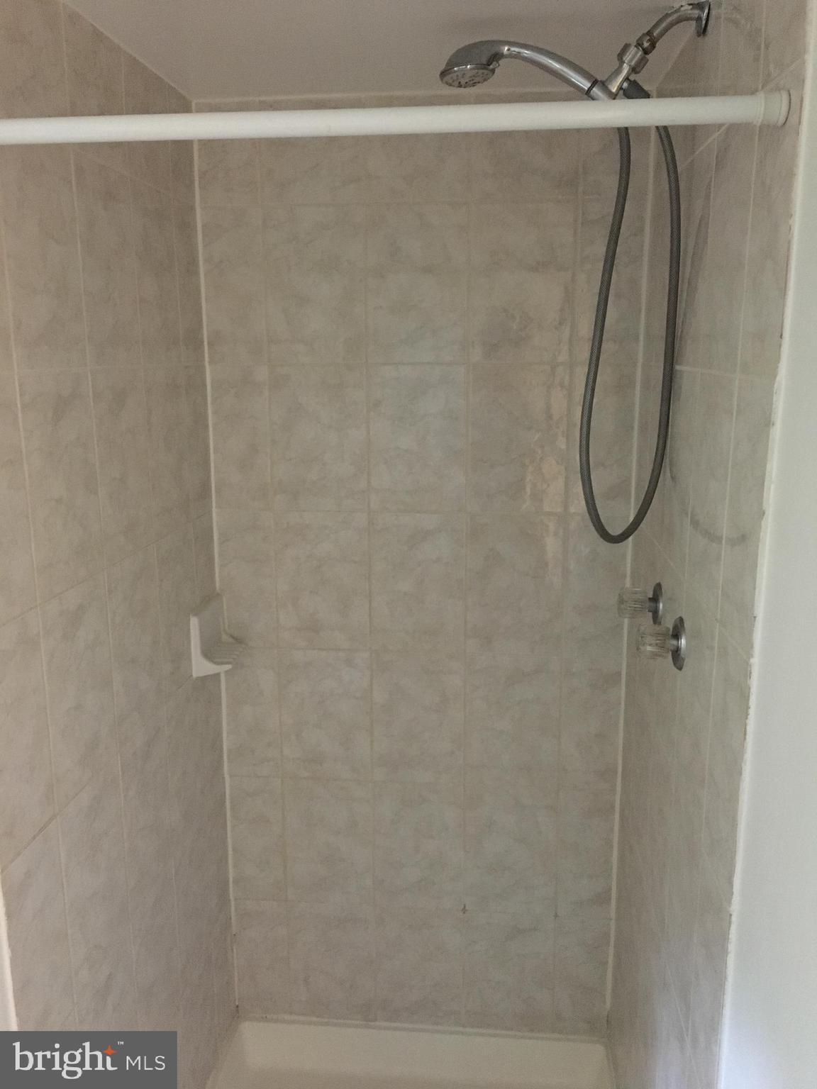 WARBURTON MANOR - Residential