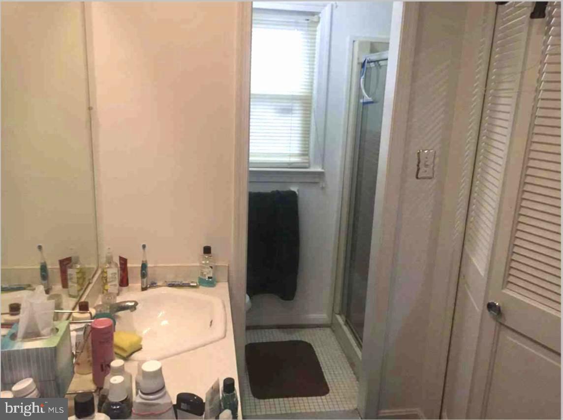 WARBURTON MANOR - Residential