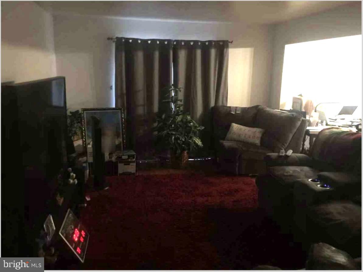 WARBURTON MANOR - Residential