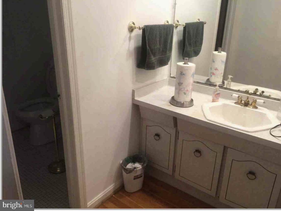 WARBURTON MANOR - Residential