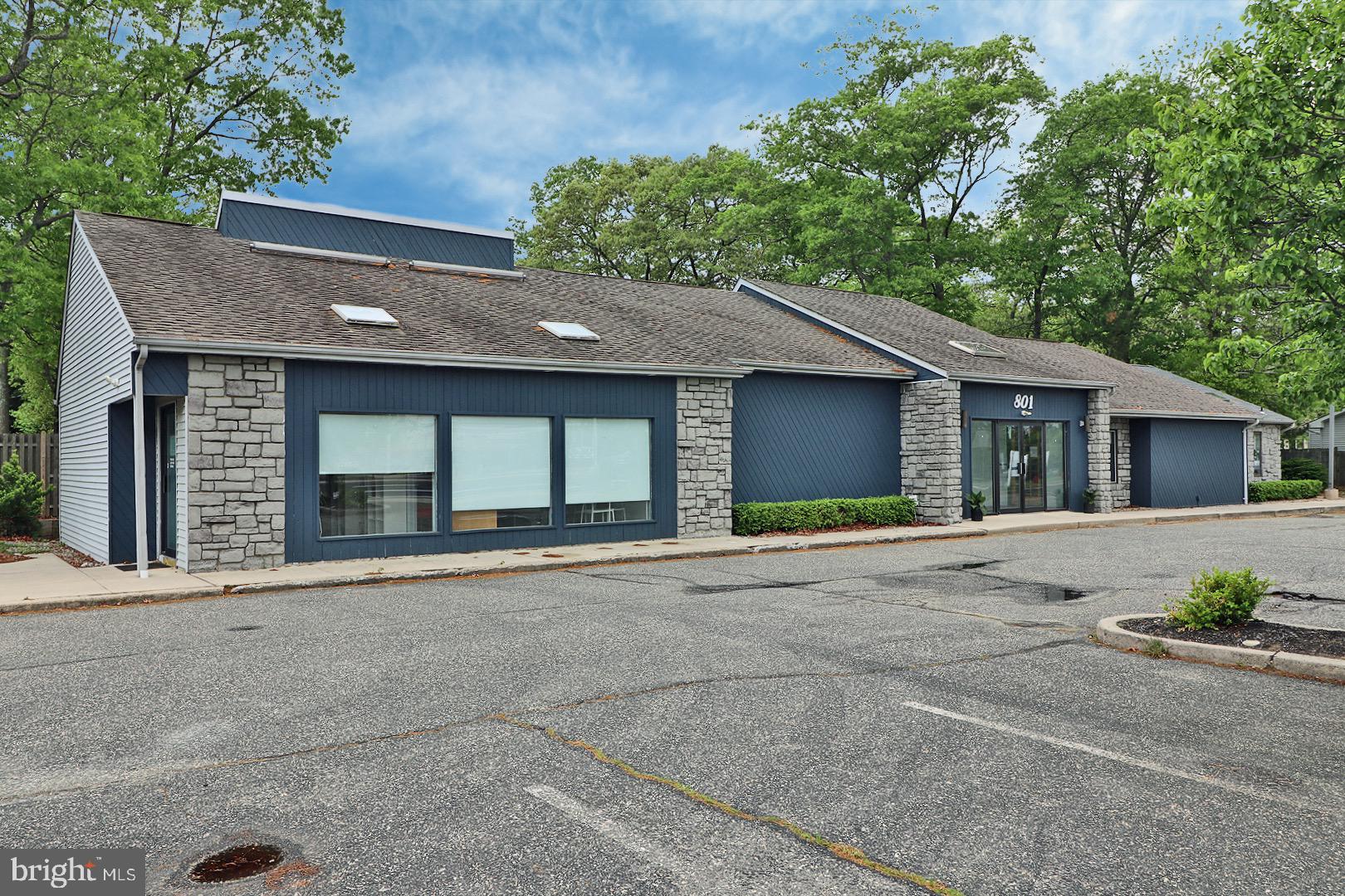 801 LACEY ROAD
