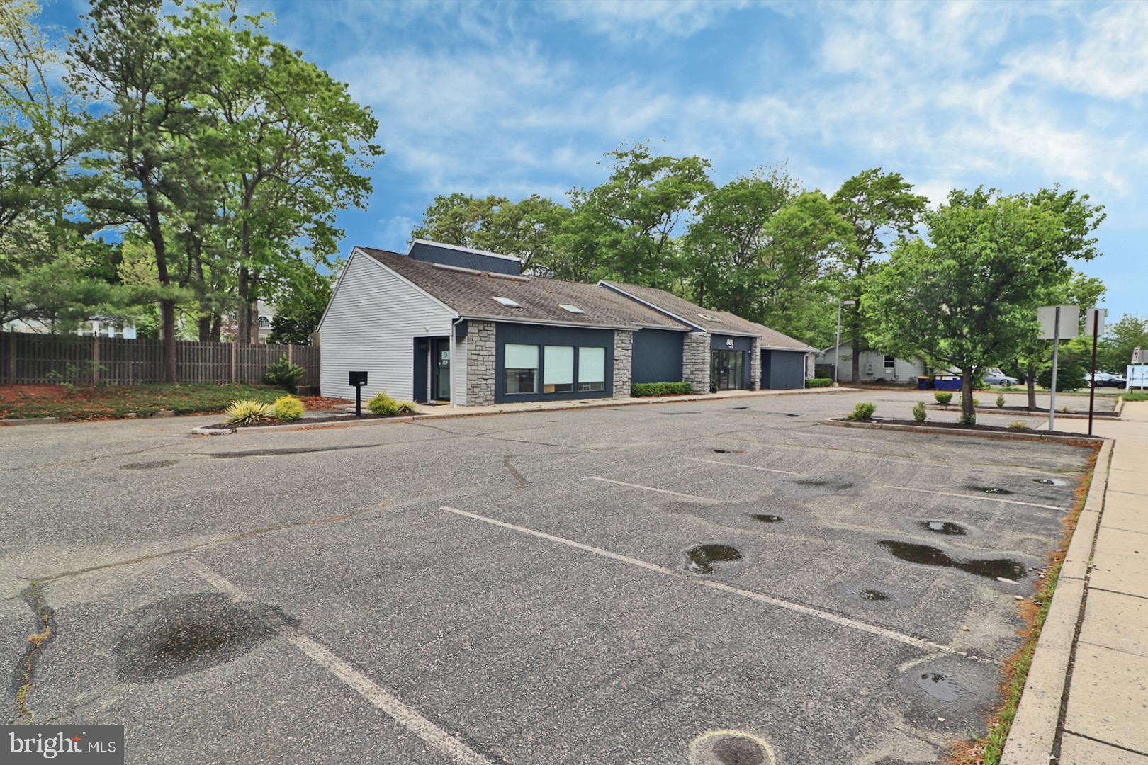 801 LACEY ROAD