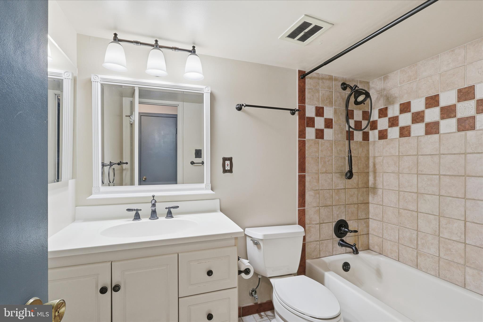 CLIFTON WOODS - Residential