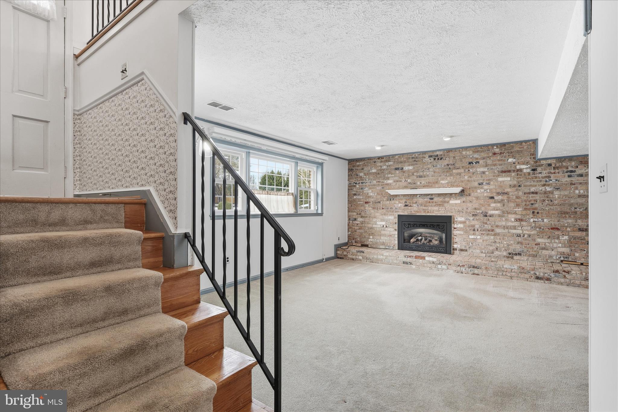 CLIFTON WOODS - Residential