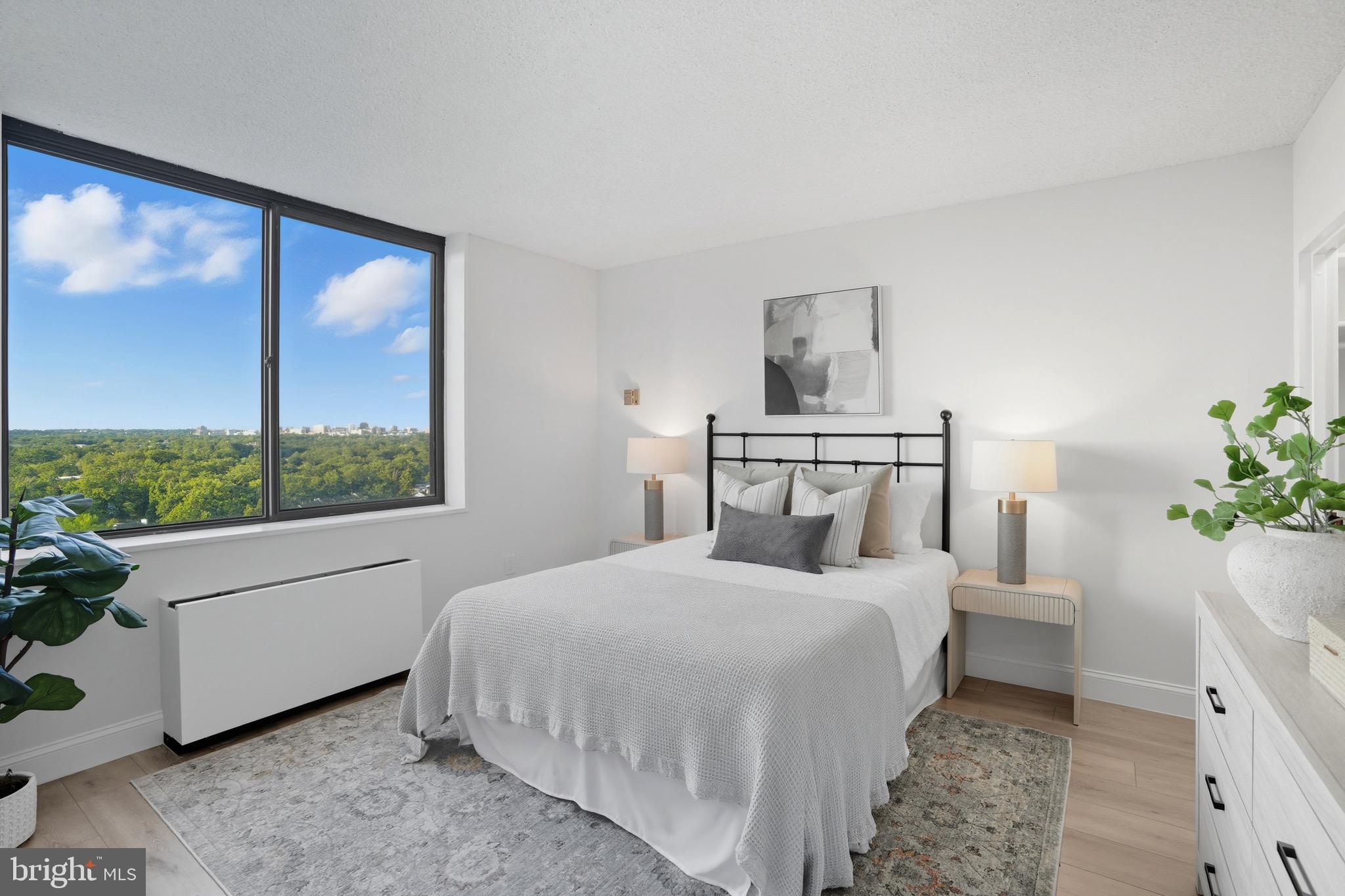 SKYLINE PLAZA - Residential