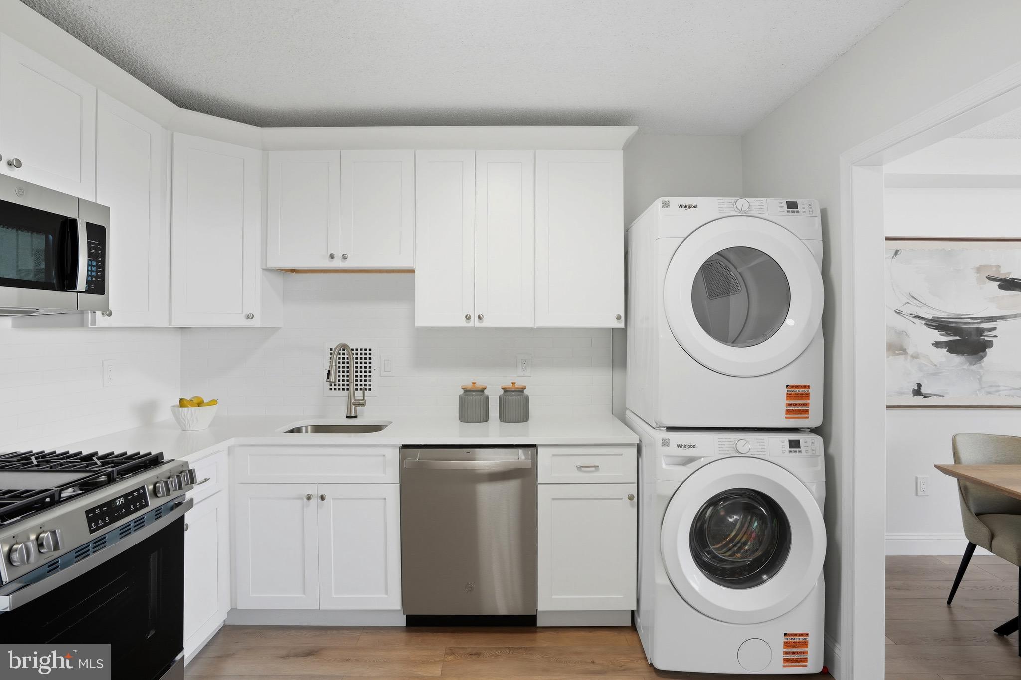 SKYLINE PLAZA - Residential