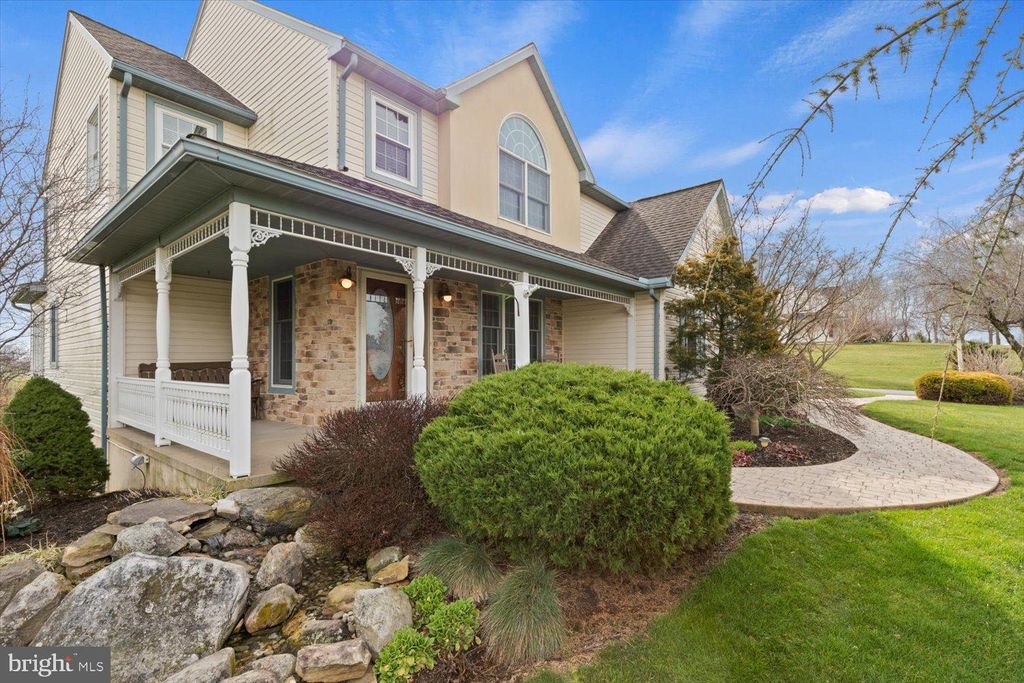 Photo of 5813 Kingsfield Drive, Narvon, PA 17555 (MLS # PALA2048516)