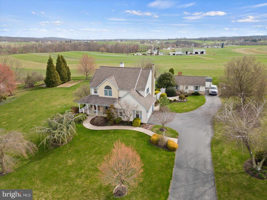 Photo of 5813 Kingsfield Drive, Narvon, PA 17555 (MLS # PALA2048516)