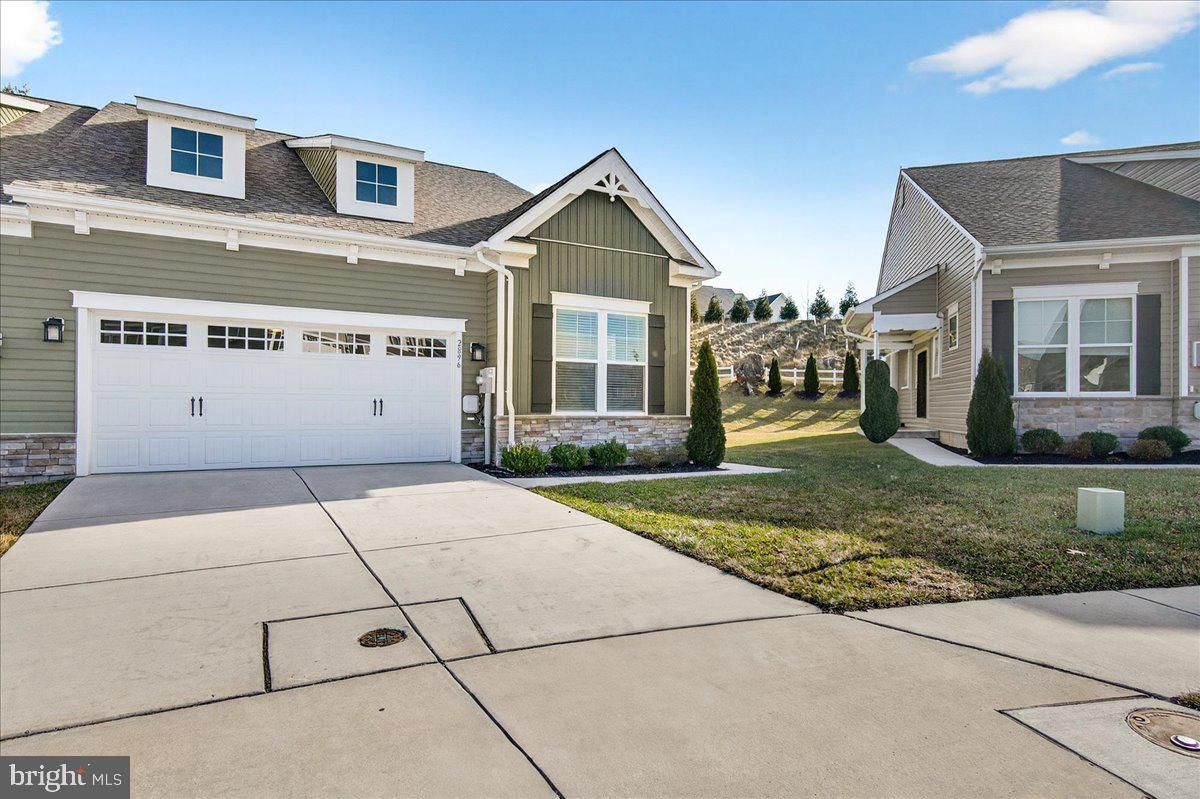 2896 TOWN VIEW CIRCLE