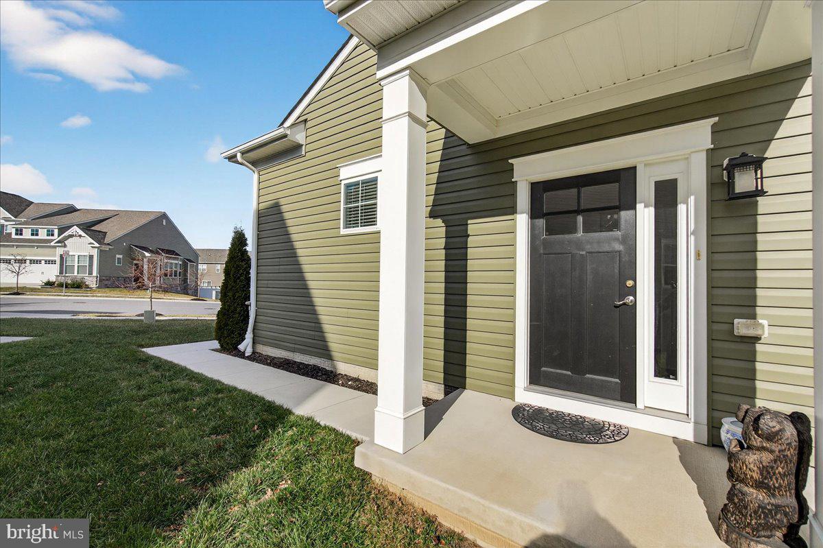 2896 TOWN VIEW CIRCLE