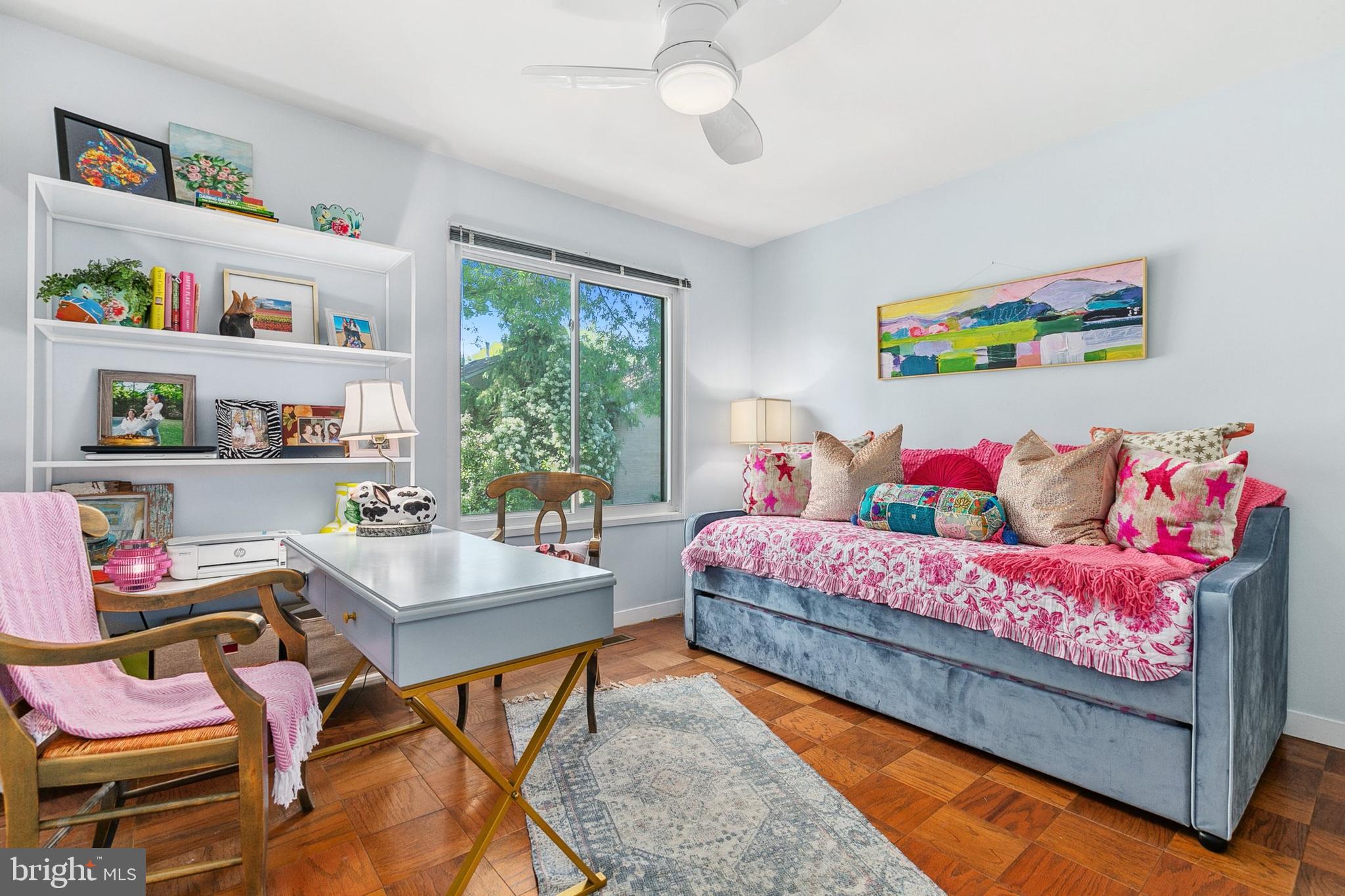 POOKS HILL - Residential