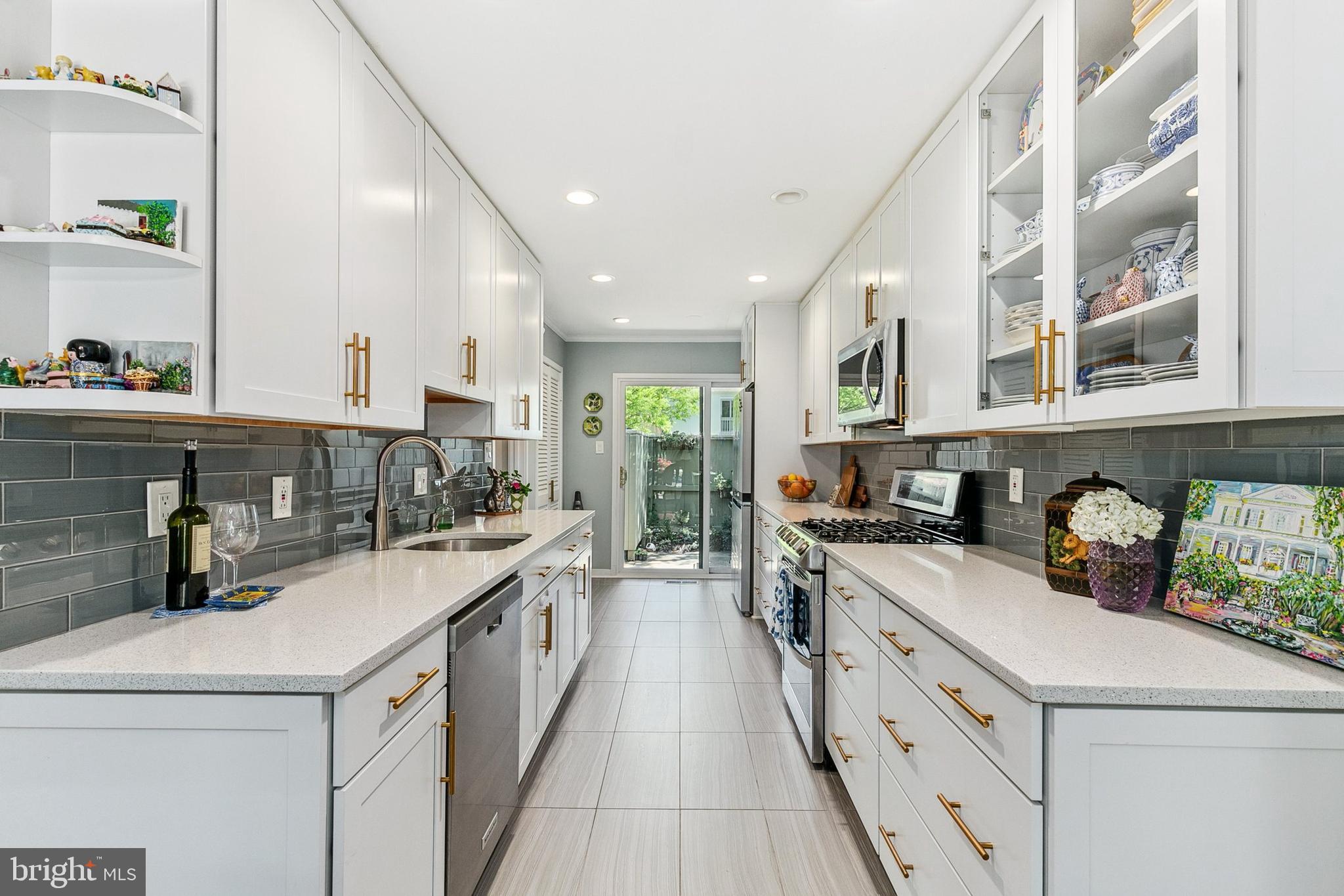 POOKS HILL - Residential