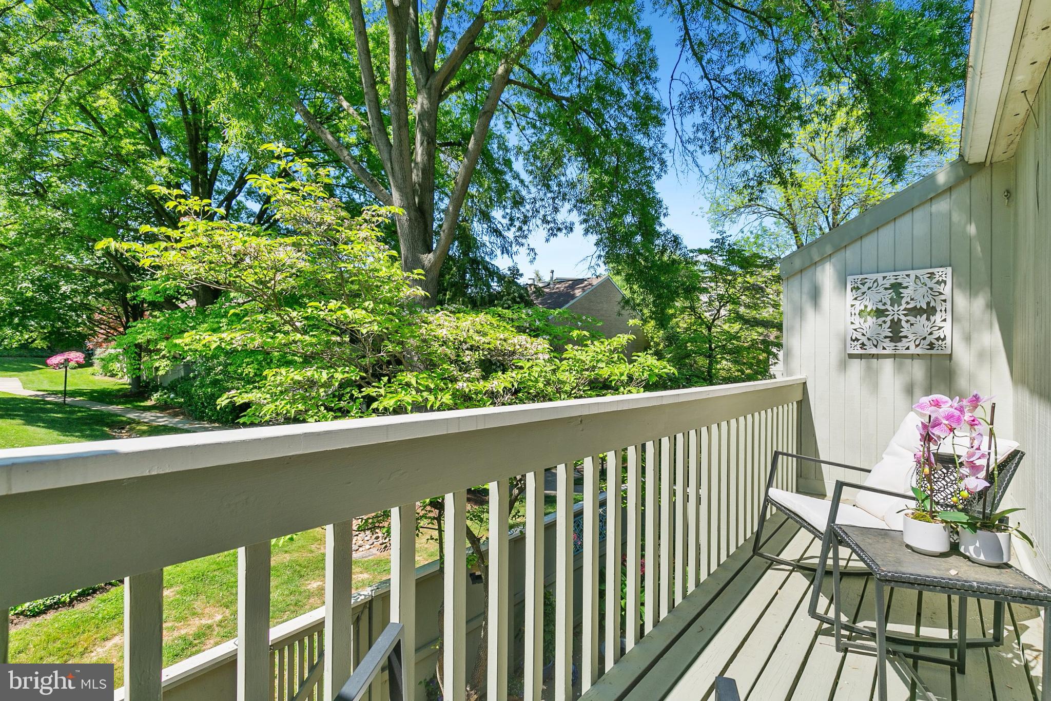 POOKS HILL - Residential