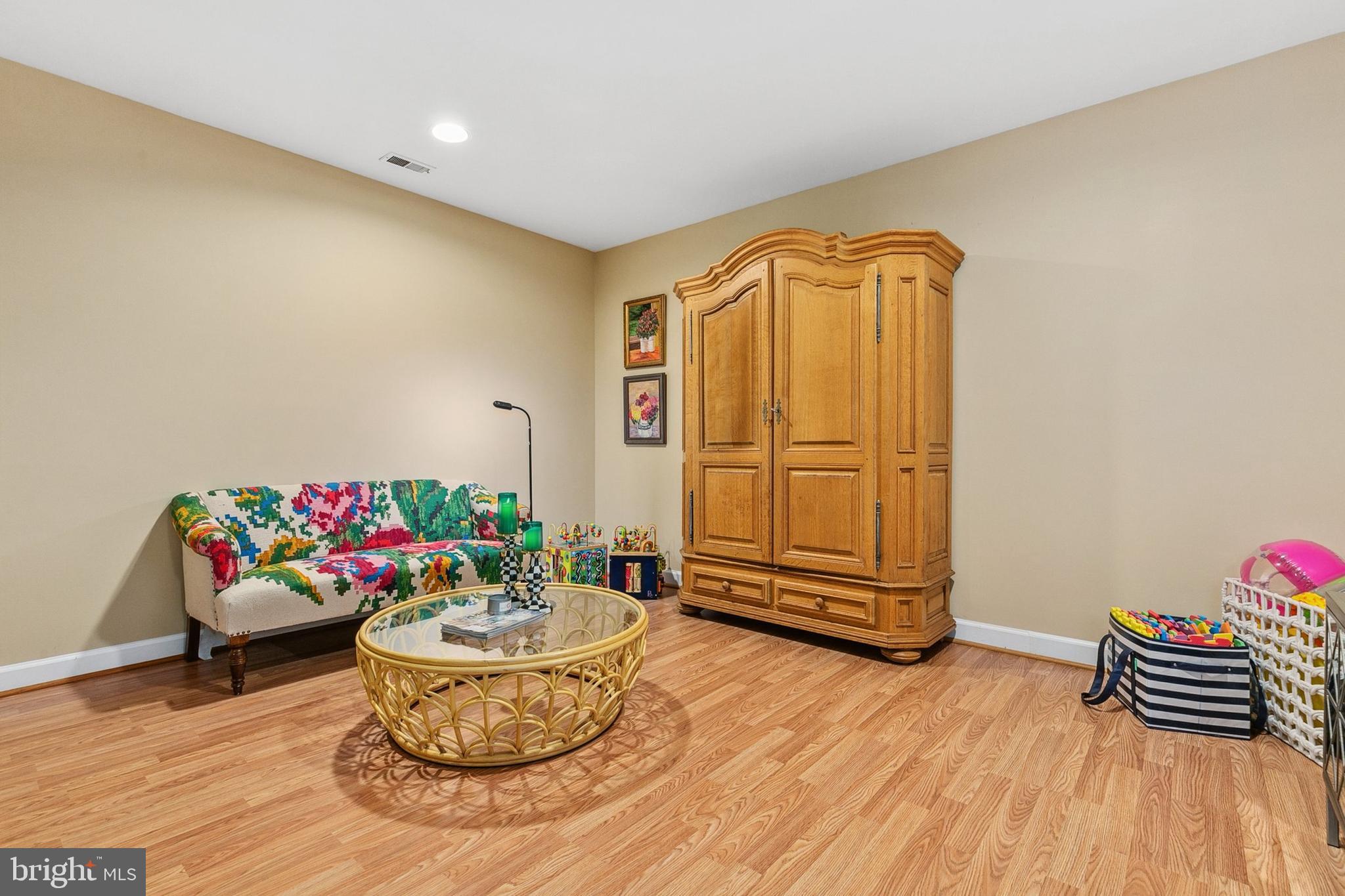 POOKS HILL - Residential