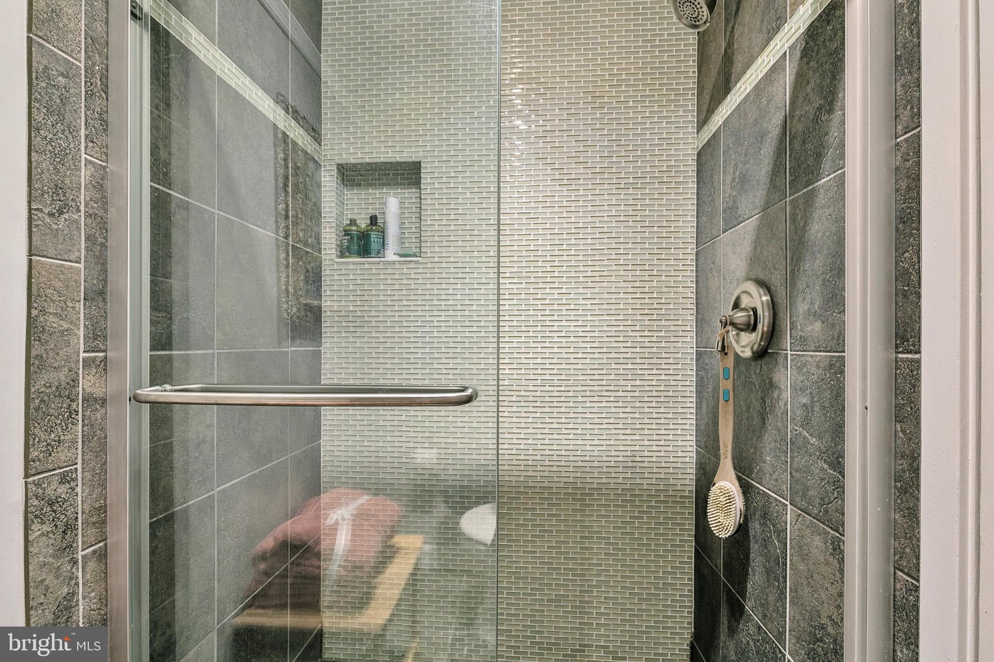 POOKS HILL - Residential