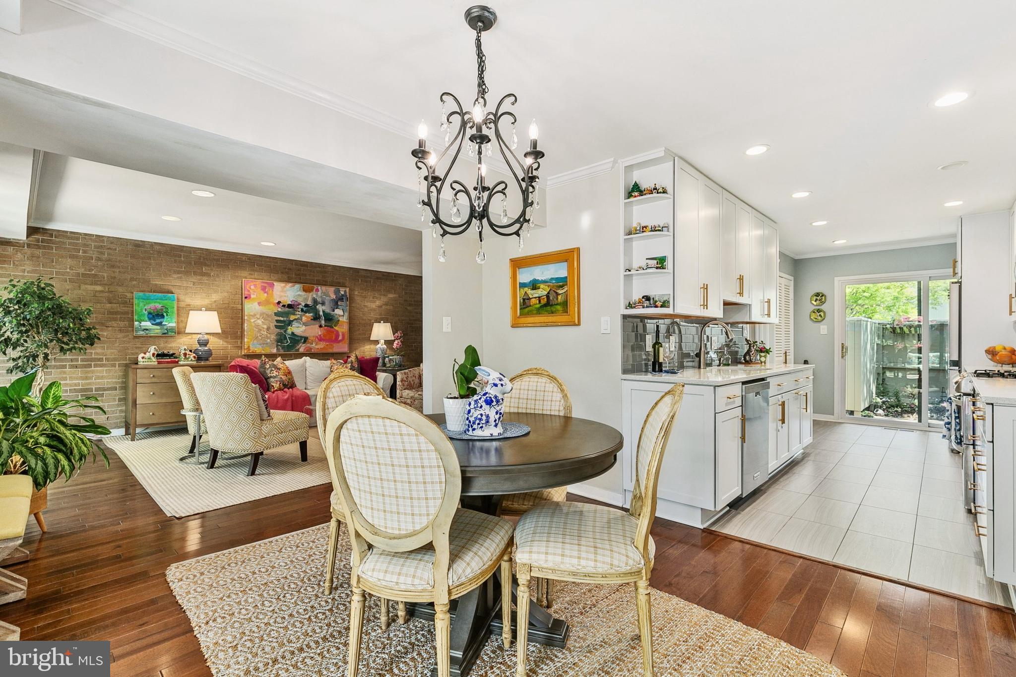 POOKS HILL - Residential