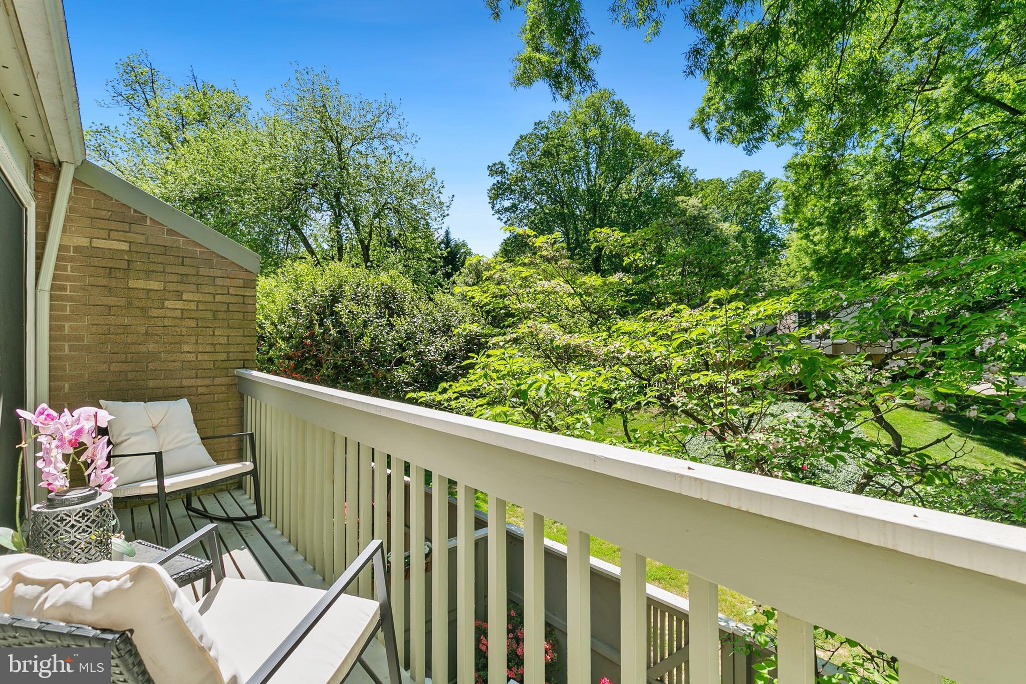 POOKS HILL - Residential