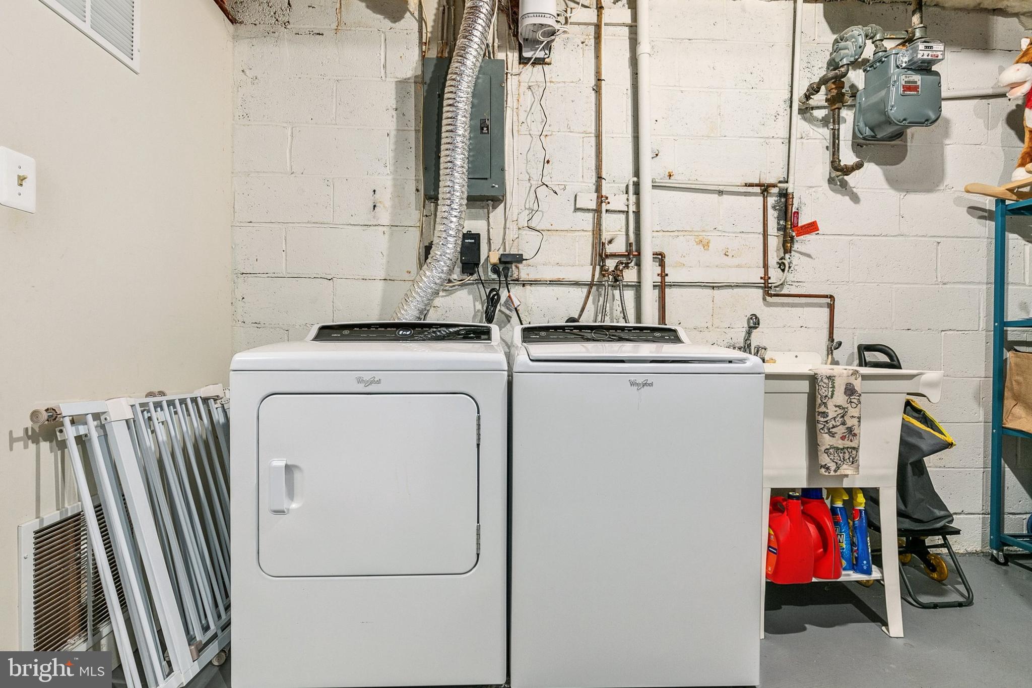 POOKS HILL - Residential