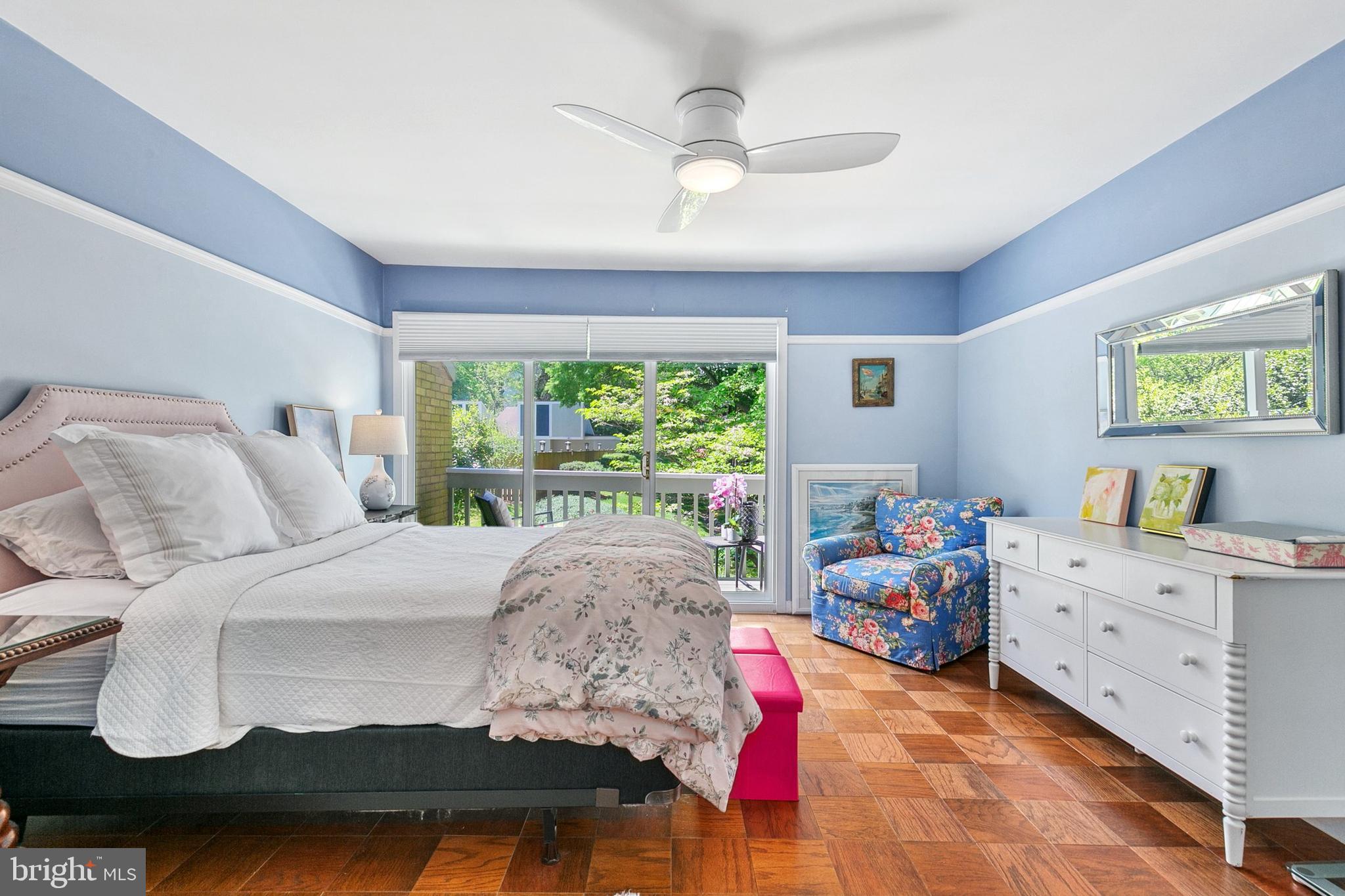 POOKS HILL - Residential