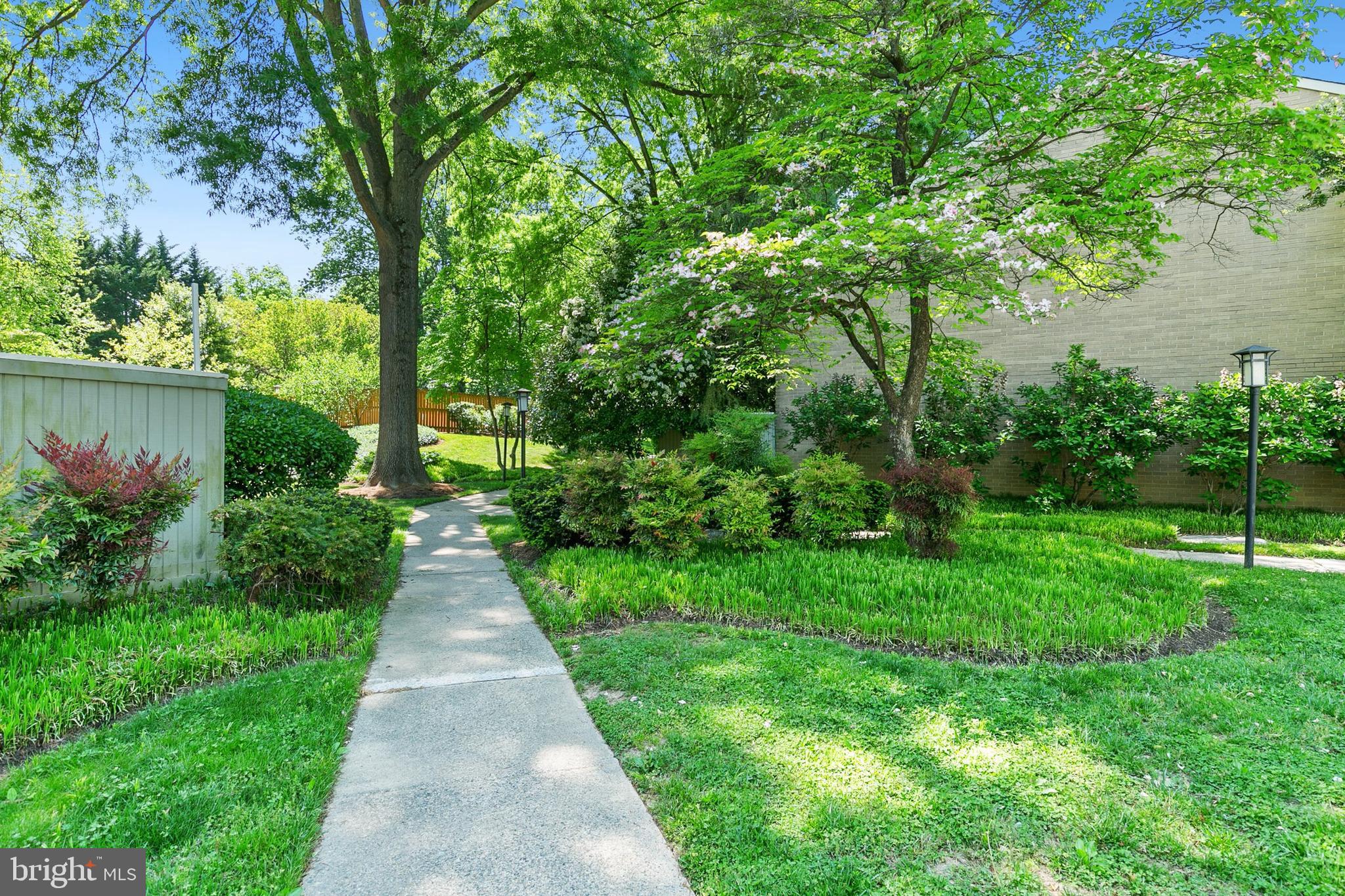 POOKS HILL - Residential