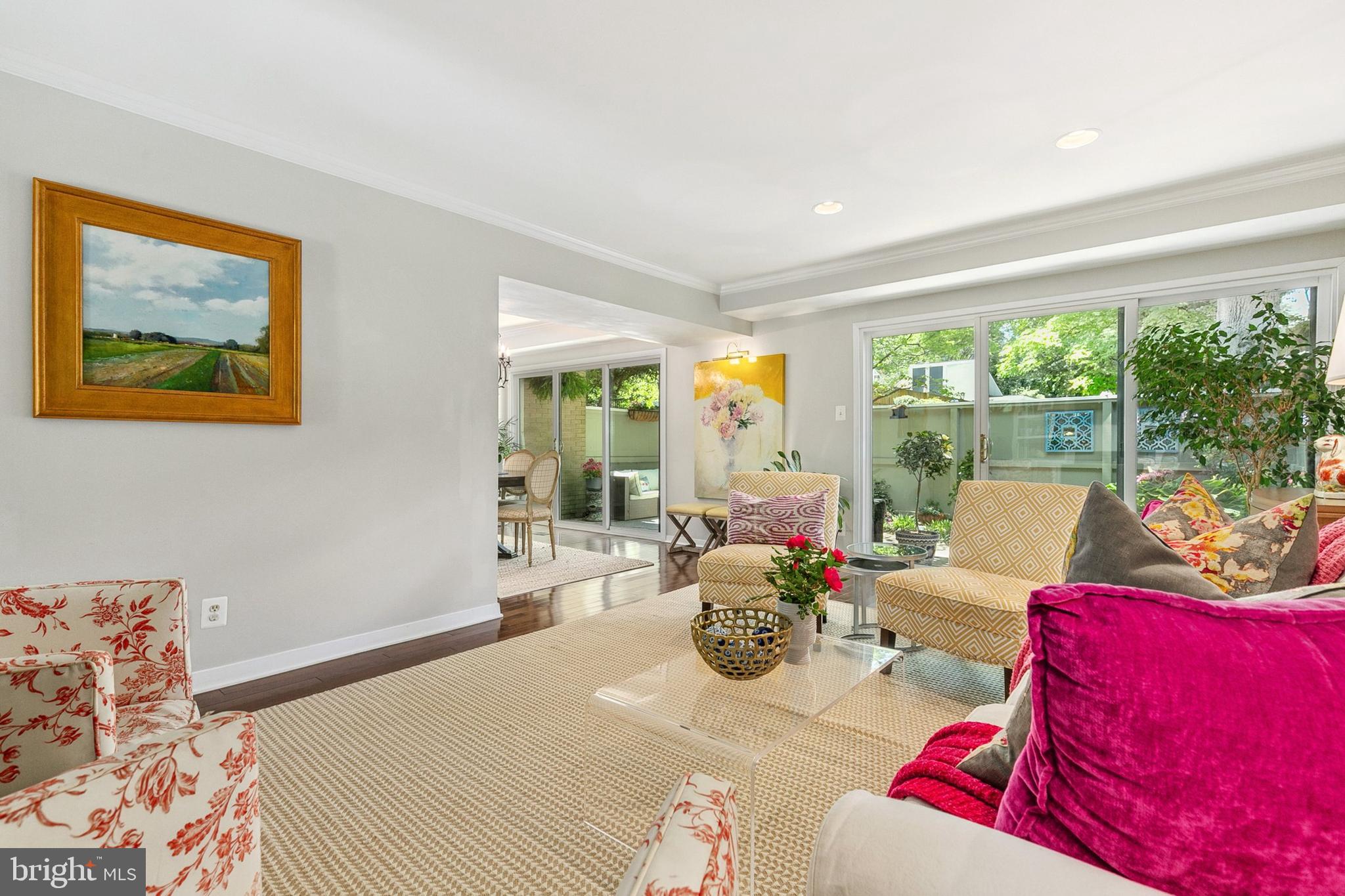 POOKS HILL - Residential